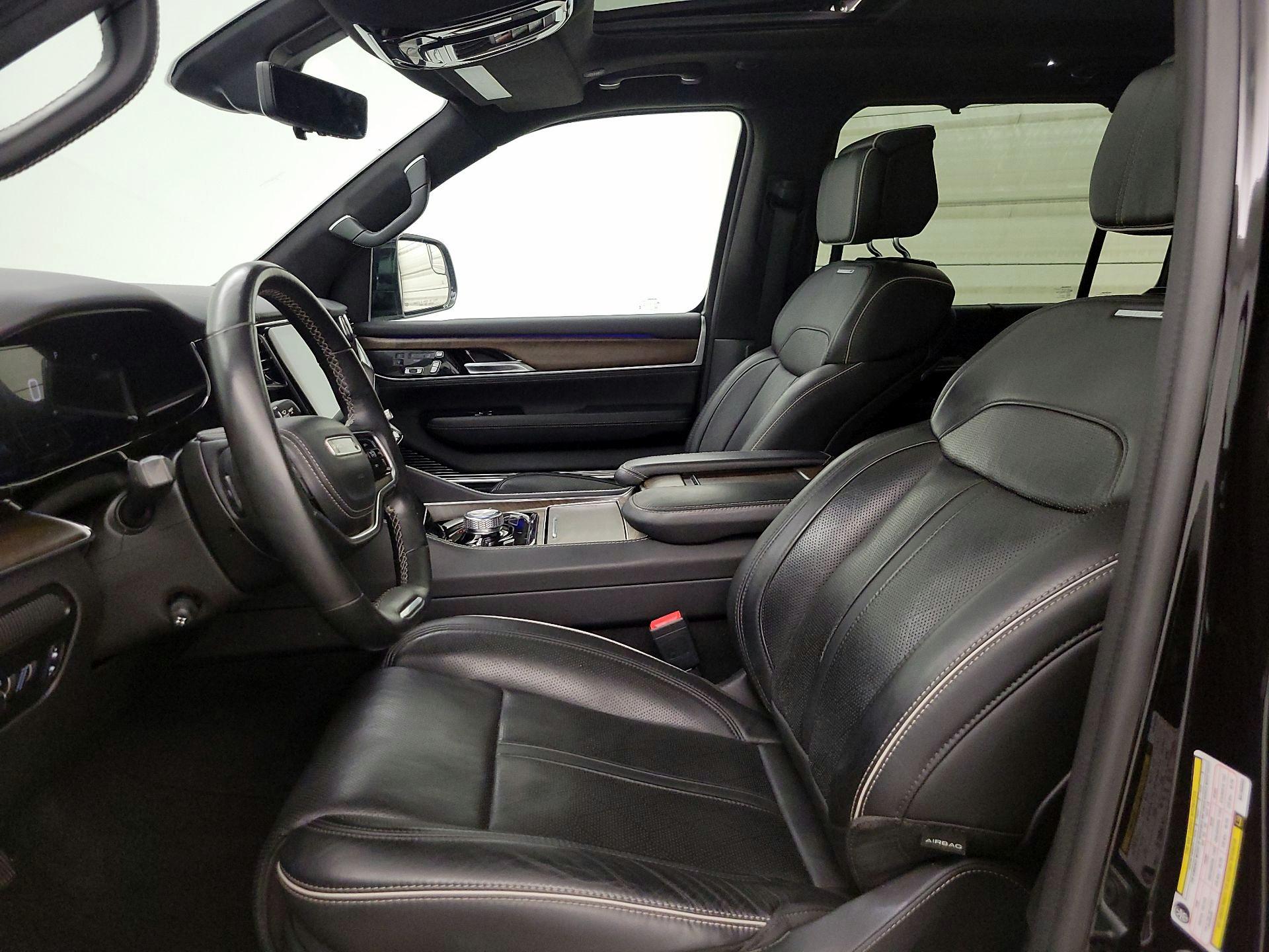 Thumbnail: 2022 Jeep Grand Wagoneer - 11