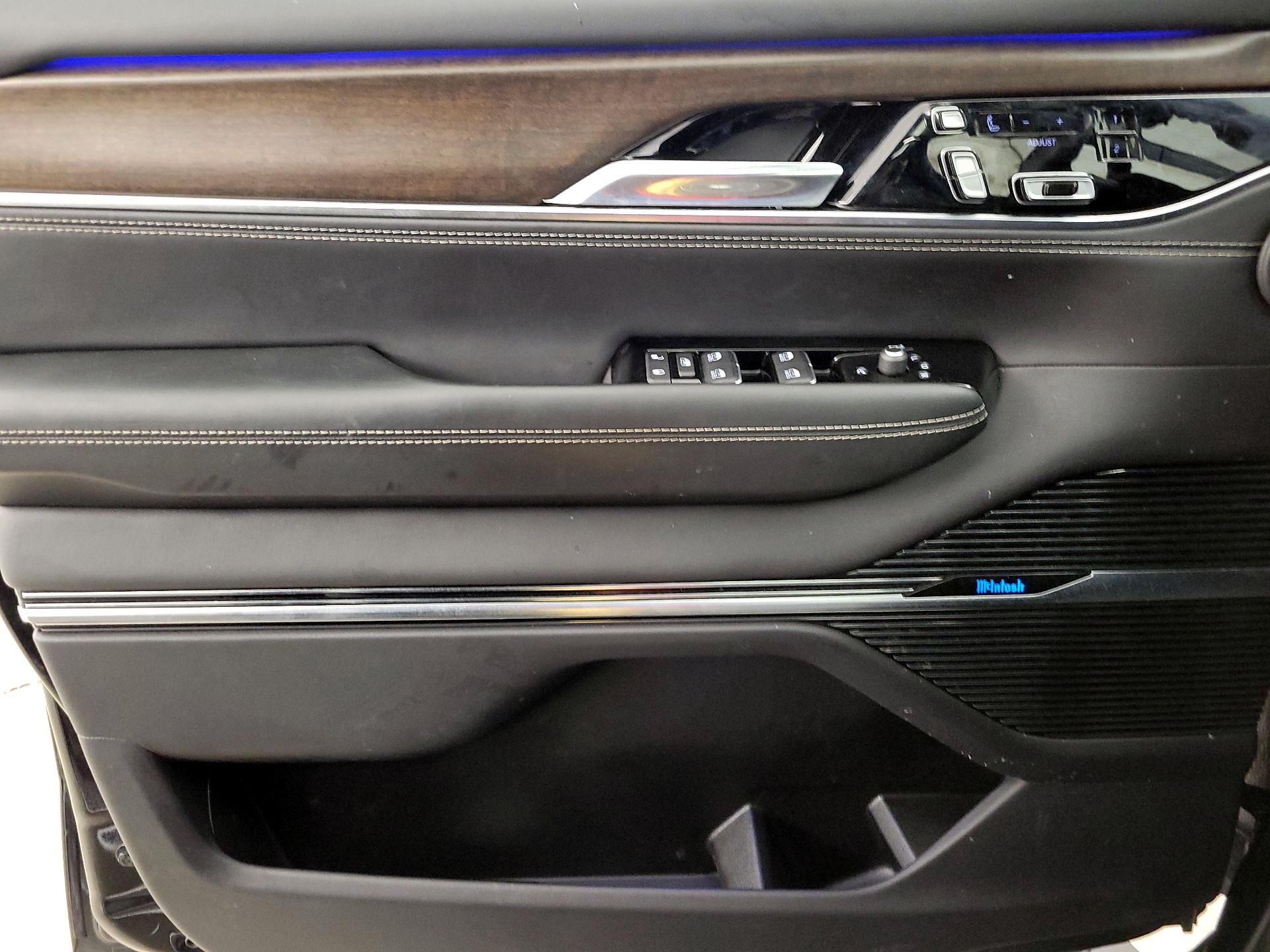 Thumbnail: 2022 Jeep Grand Wagoneer - 12