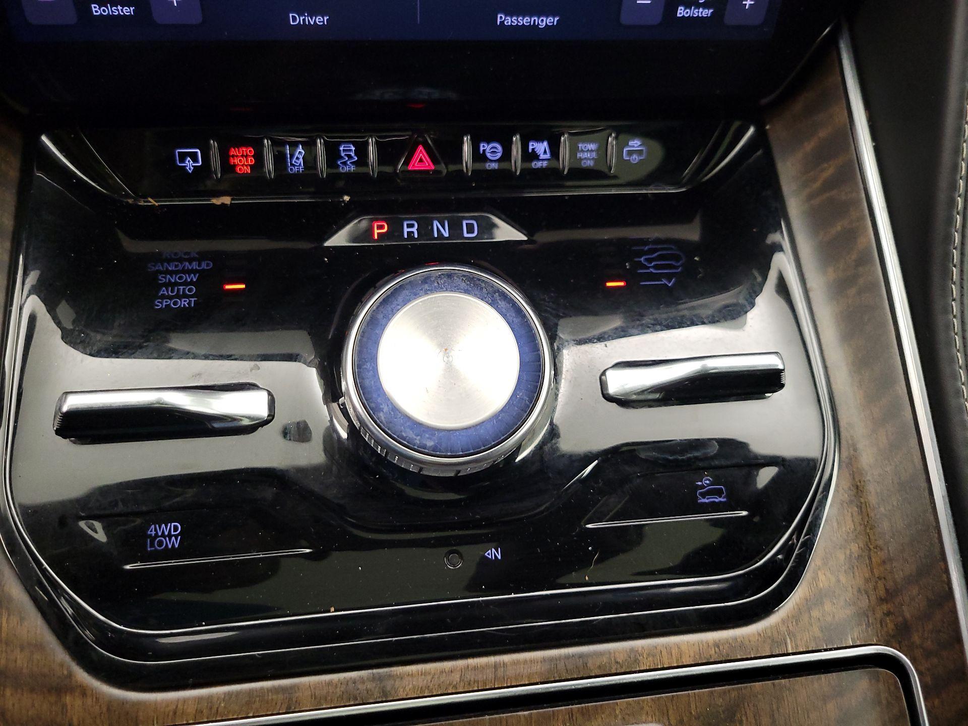 Thumbnail: 2022 Jeep Grand Wagoneer - 18