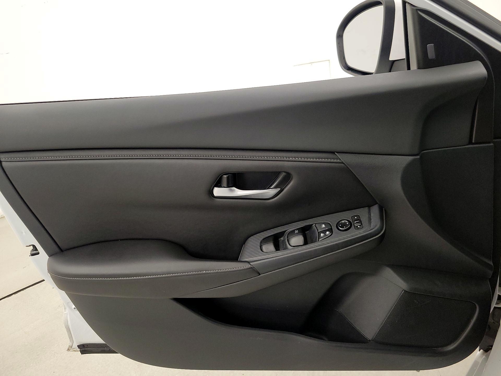 Thumbnail: 2023 Nissan Sentra - 12
