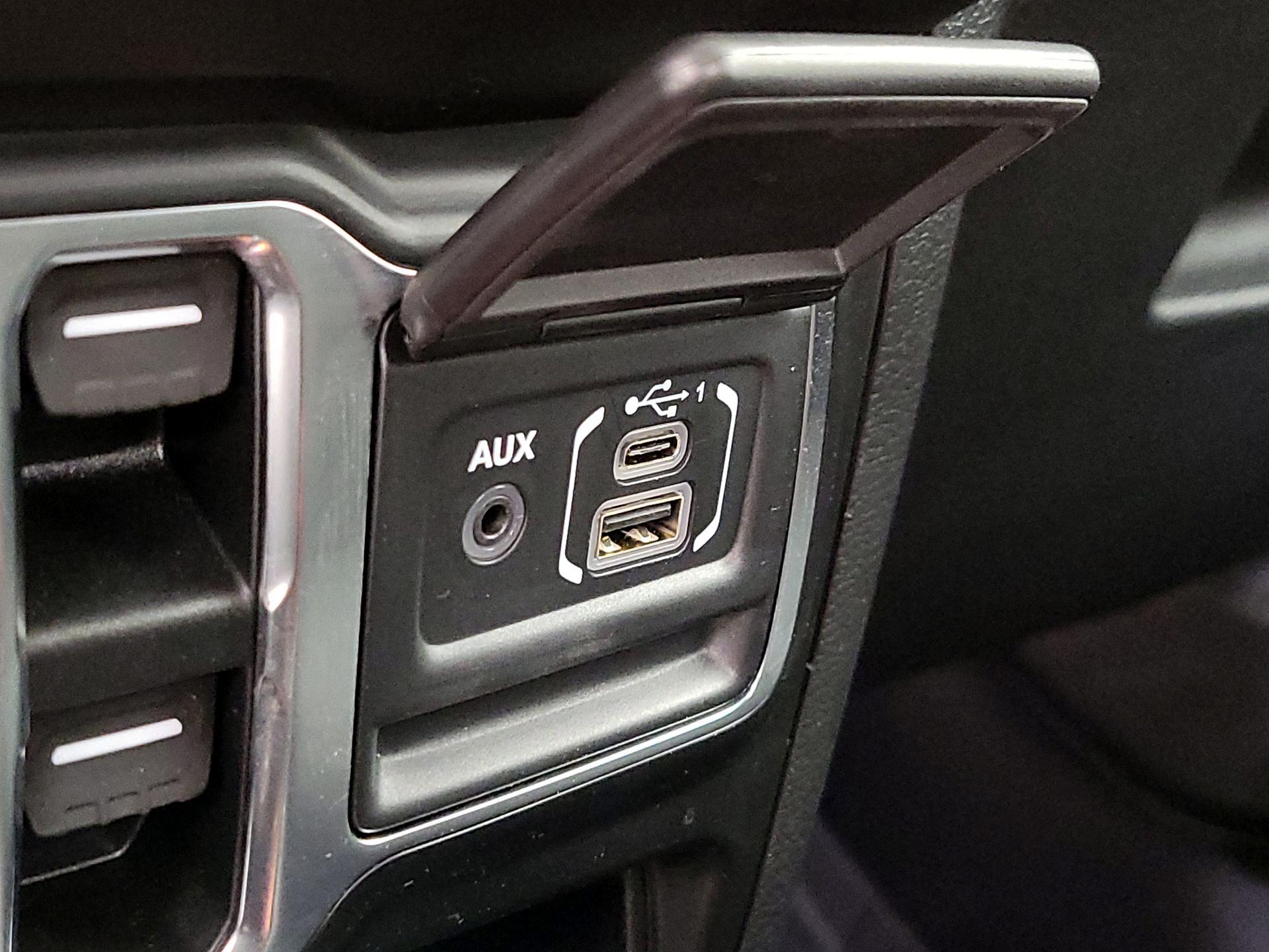 Thumbnail: 2021 Jeep Wrangler - 18