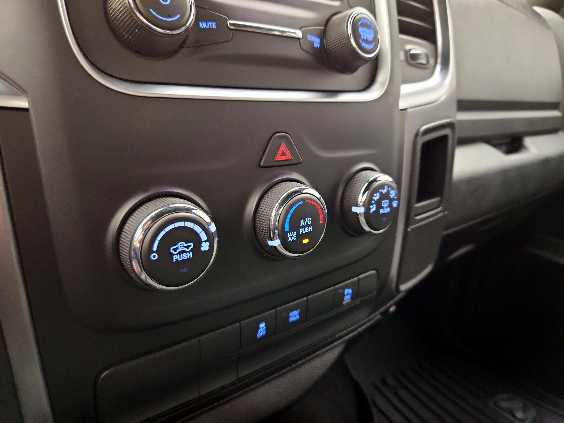 Thumbnail: 2022 RAM 1500 Classic - 17