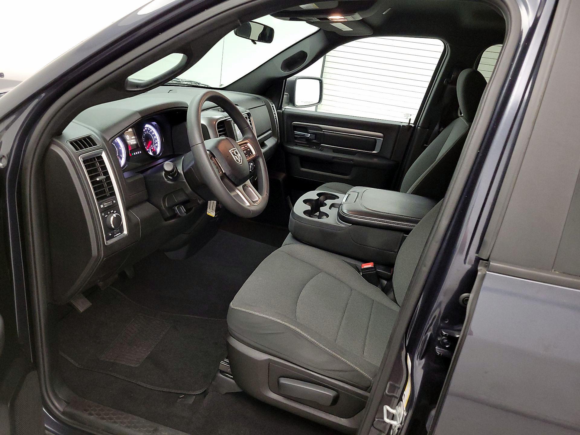 Thumbnail: 2021 RAM 1500 Classic - 11
