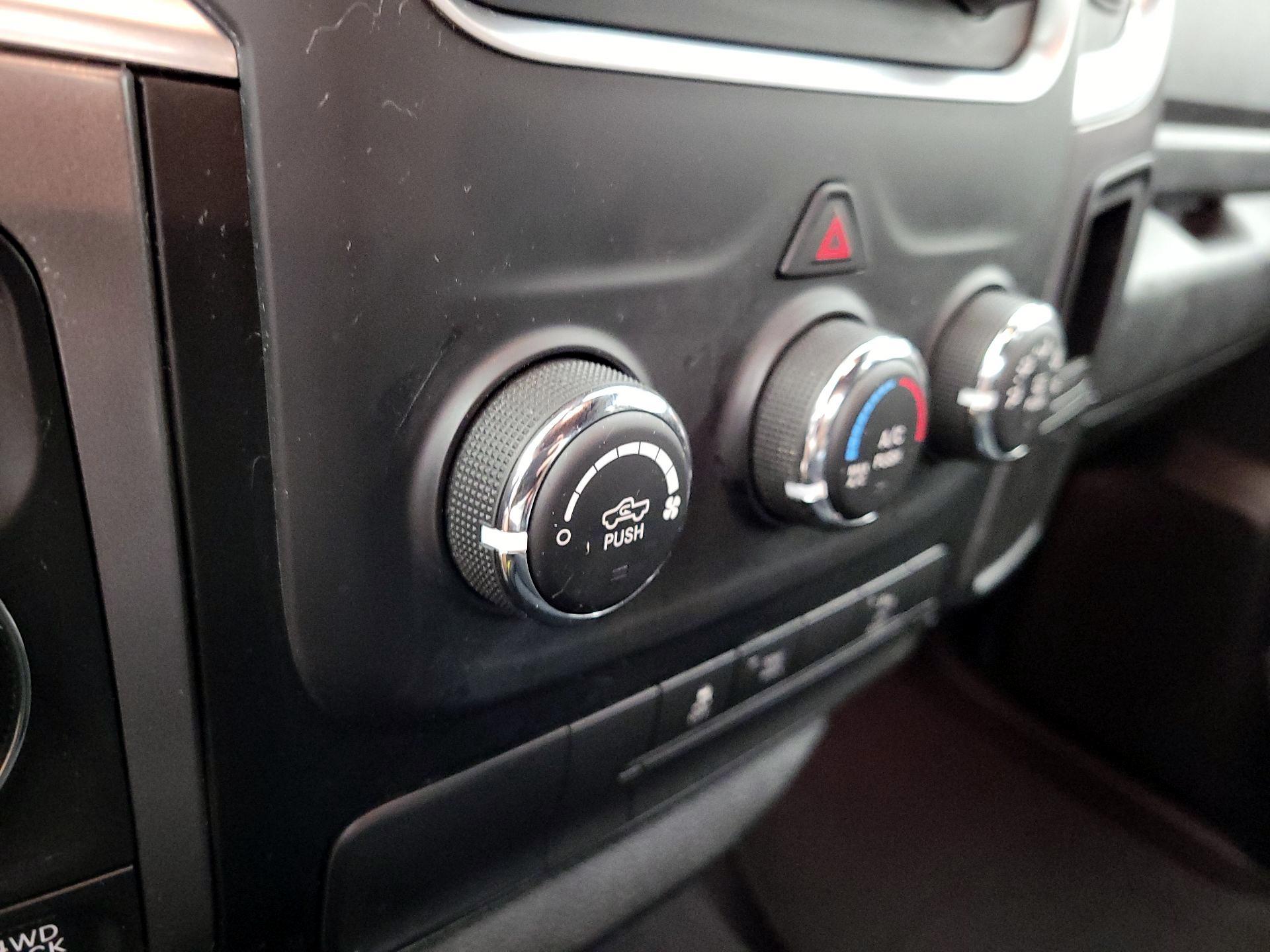 Thumbnail: 2021 RAM 1500 Classic - 16