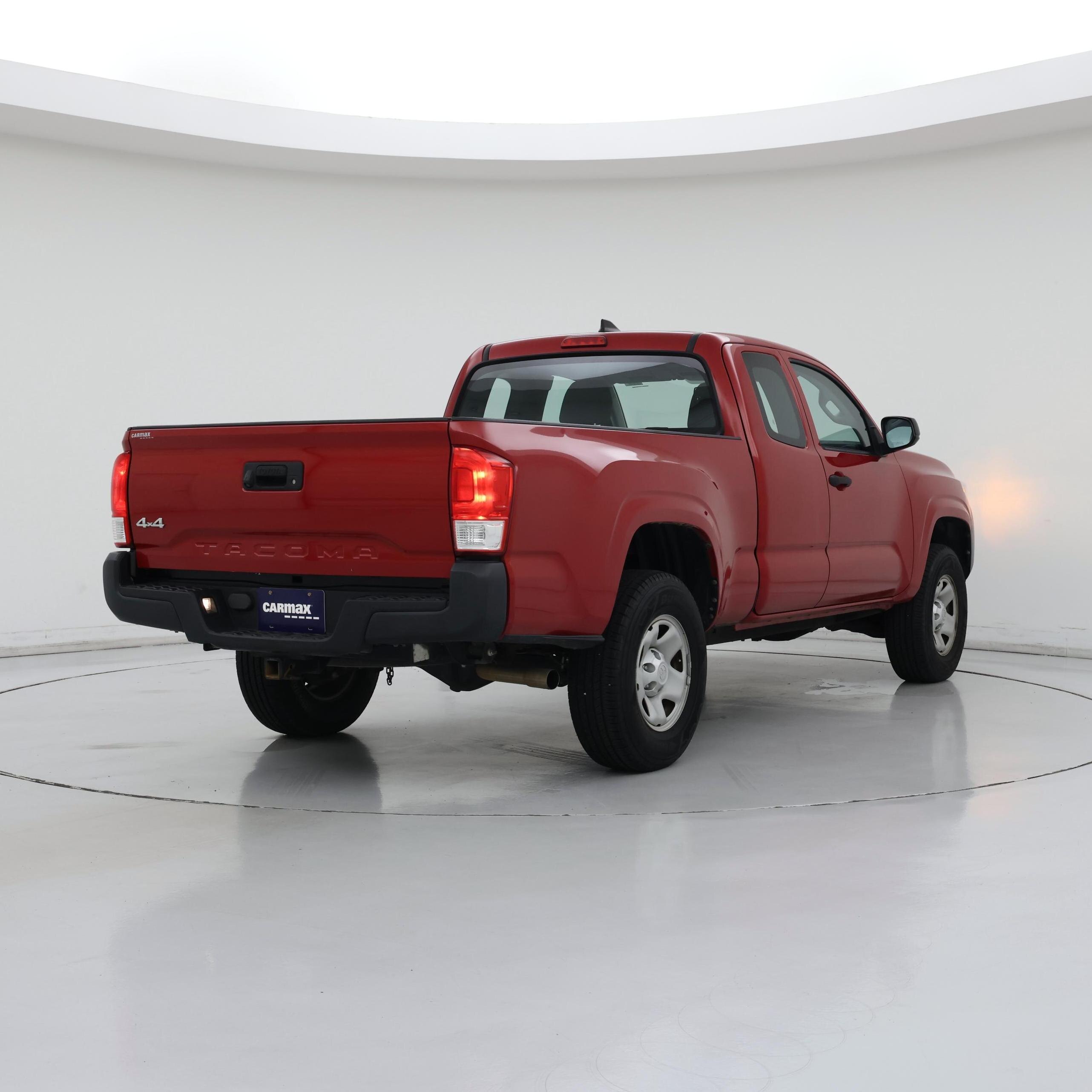 Thumbnail: 2016 Toyota Tacoma - 8