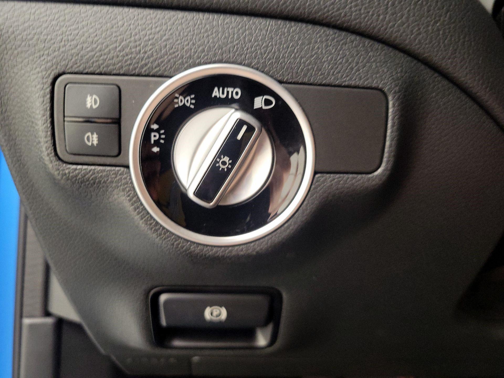 Thumbnail: 2016 Mercedes-Benz GLA - 13