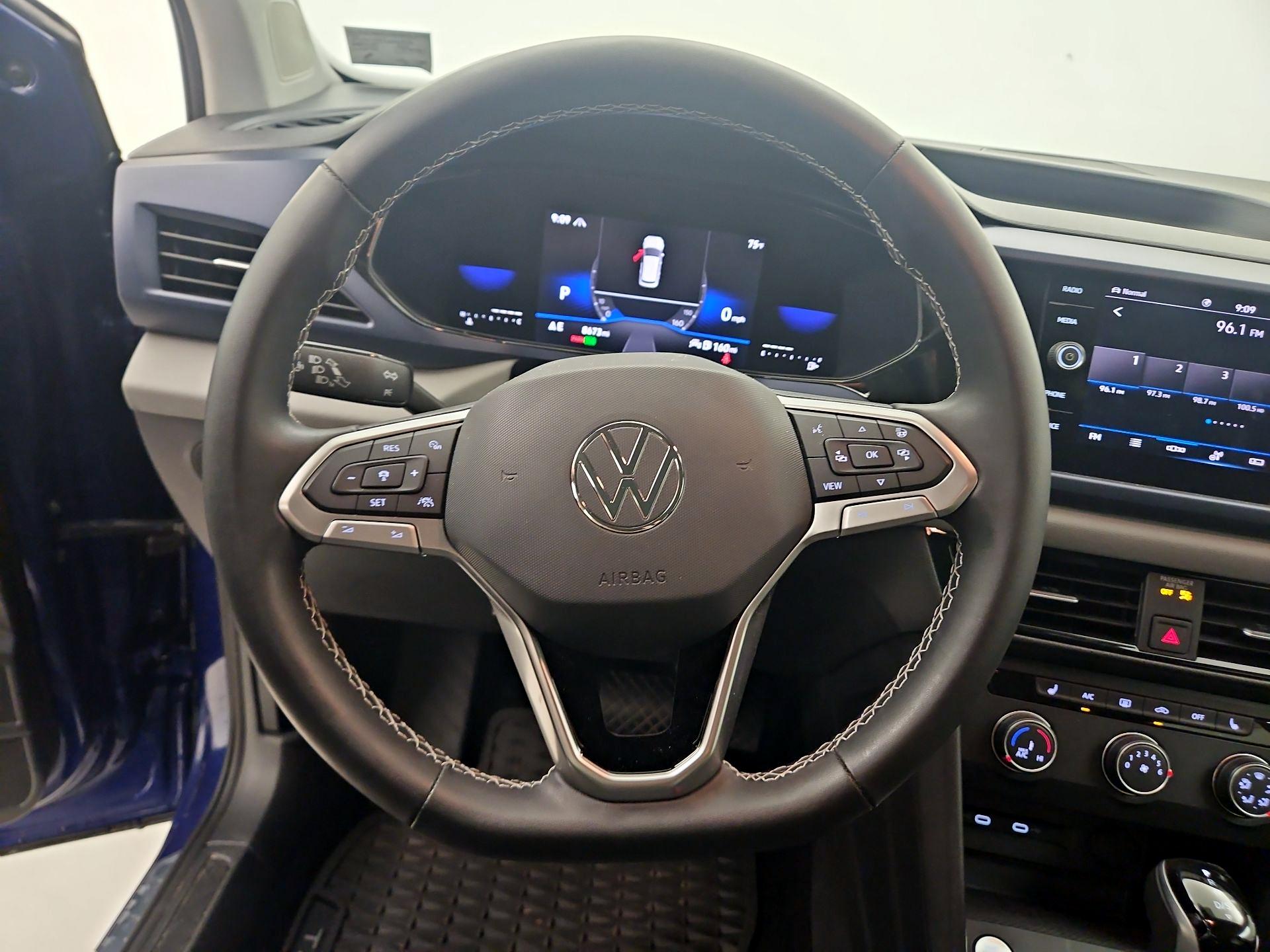 Thumbnail: 2022 Volkswagen Taos - 10