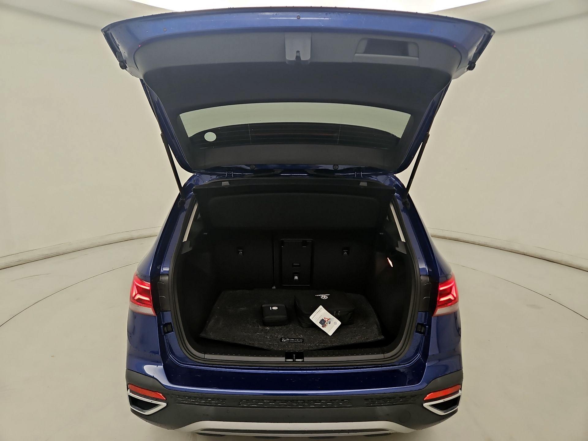 Thumbnail: 2022 Volkswagen Taos - 20