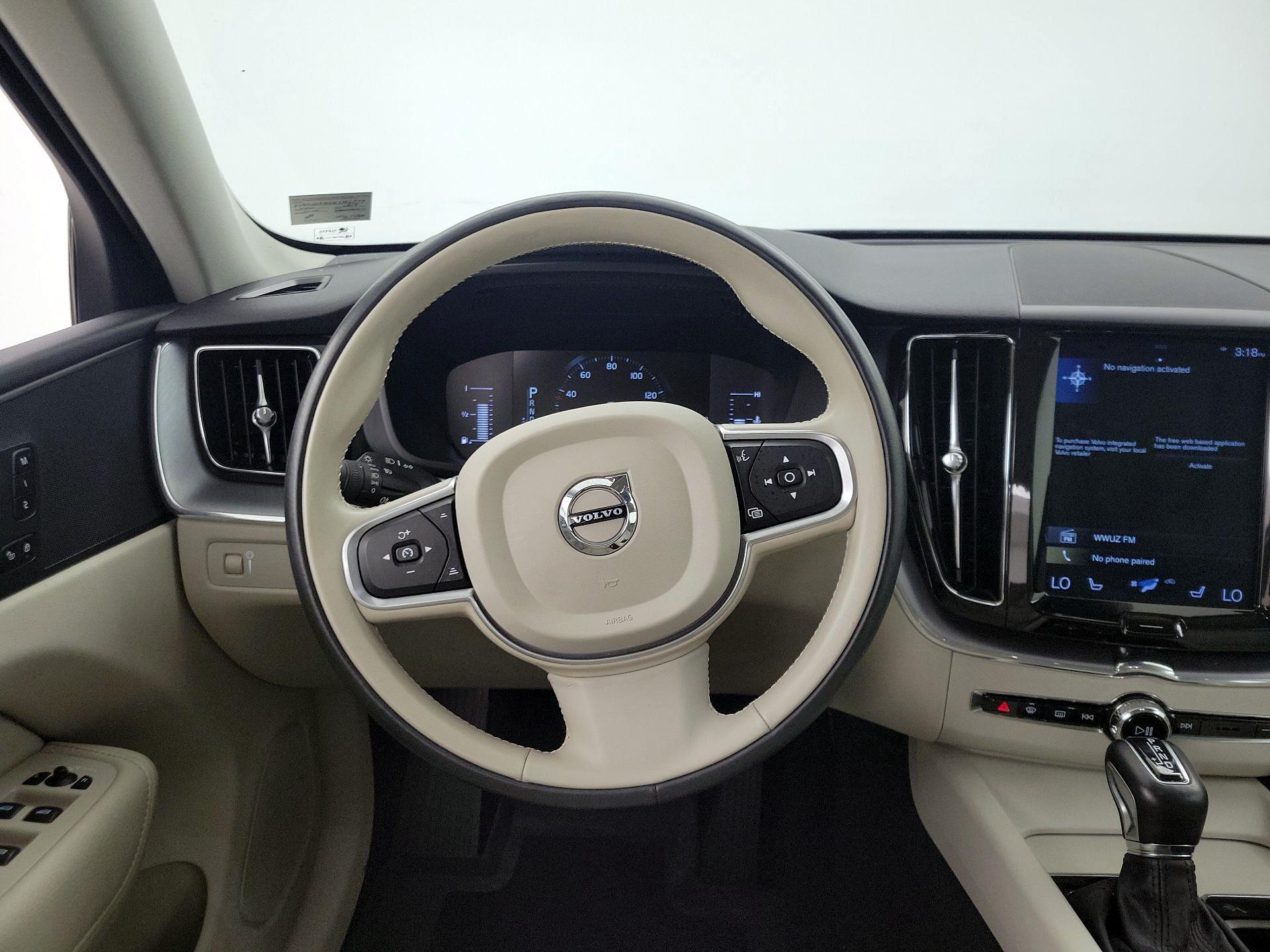 Thumbnail: 2019 Volvo XC60 - 10