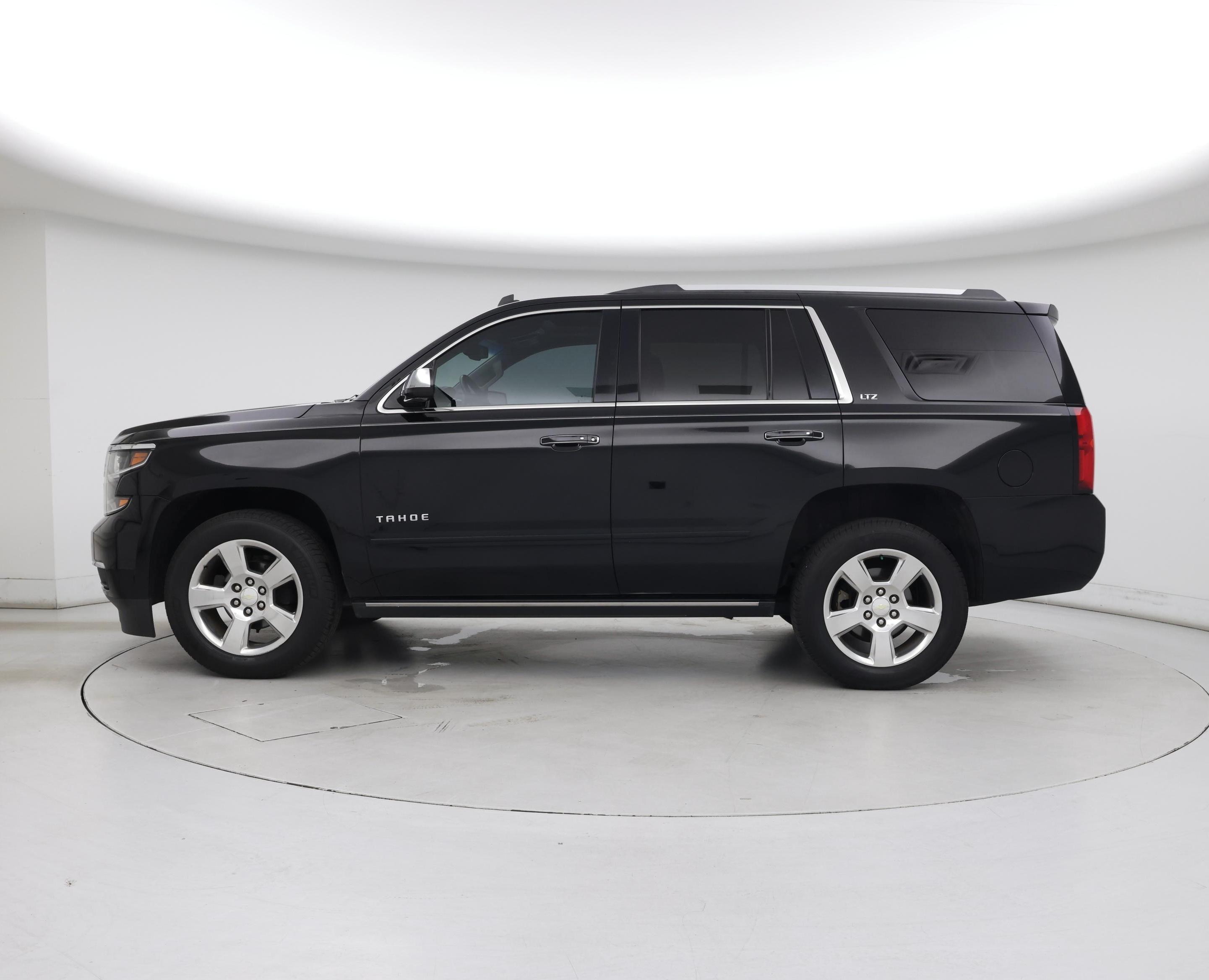 Thumbnail: 2015 Chevrolet Tahoe - 3