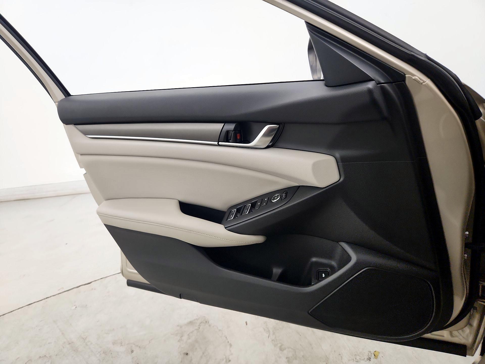 Thumbnail: 2020 Honda Accord - 12