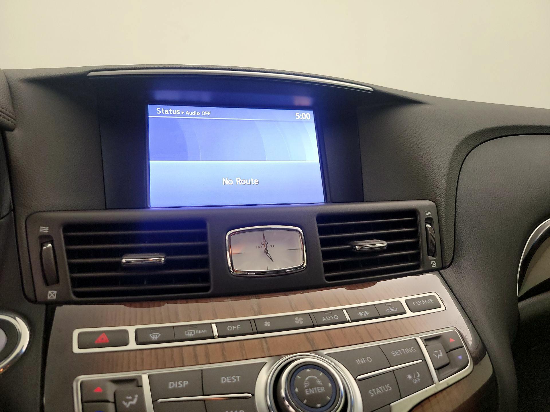 Thumbnail: 2013 INFINITI M56 - 16