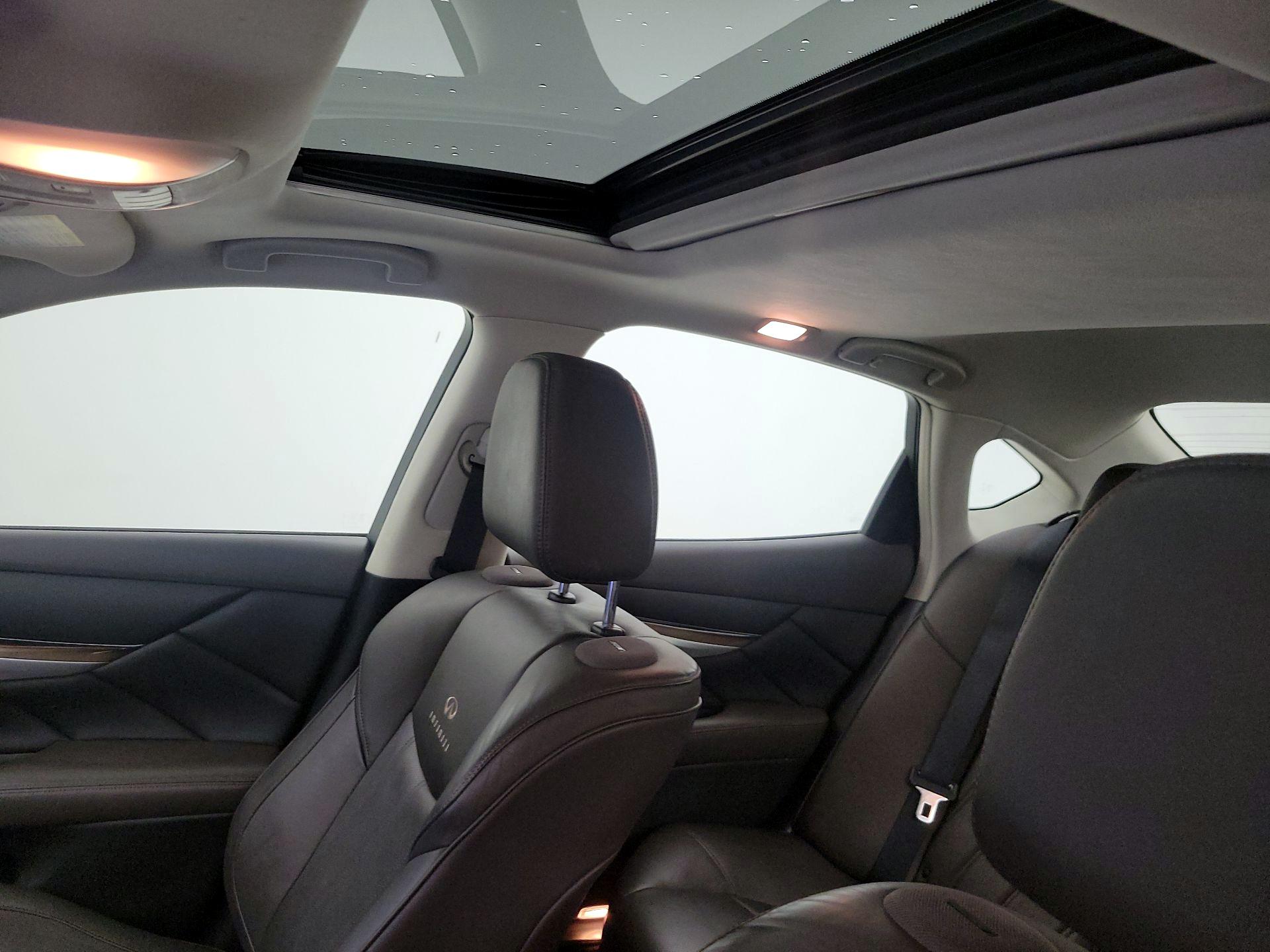 Thumbnail: 2013 INFINITI M56 - 19