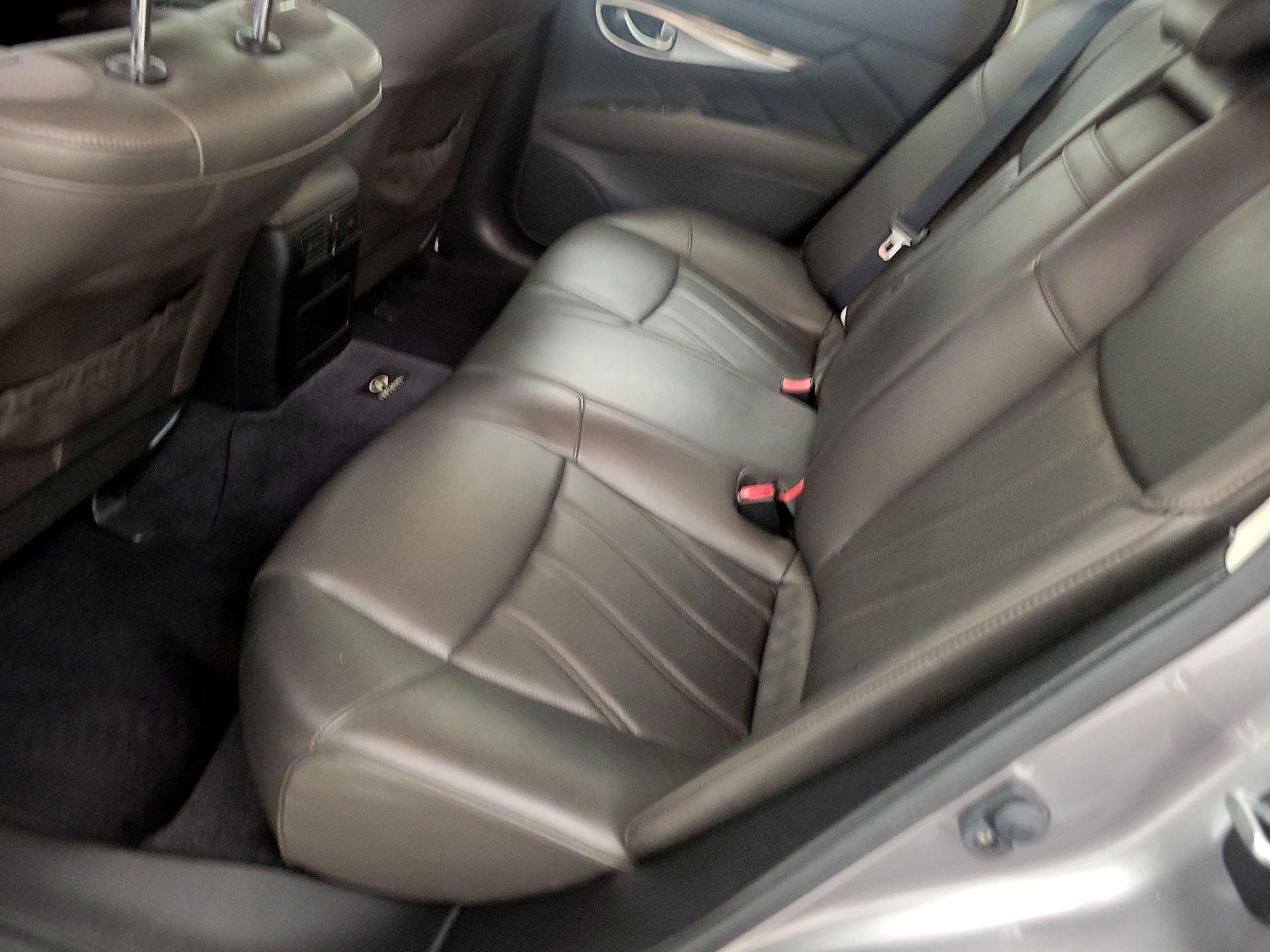 Thumbnail: 2013 INFINITI M56 - 20
