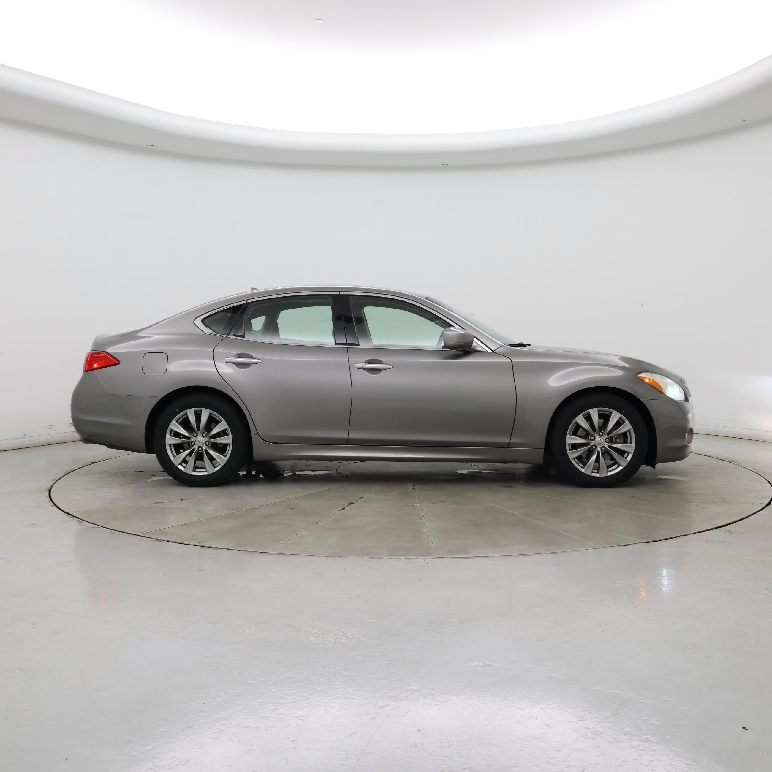 Thumbnail: 2013 INFINITI M56 - 7