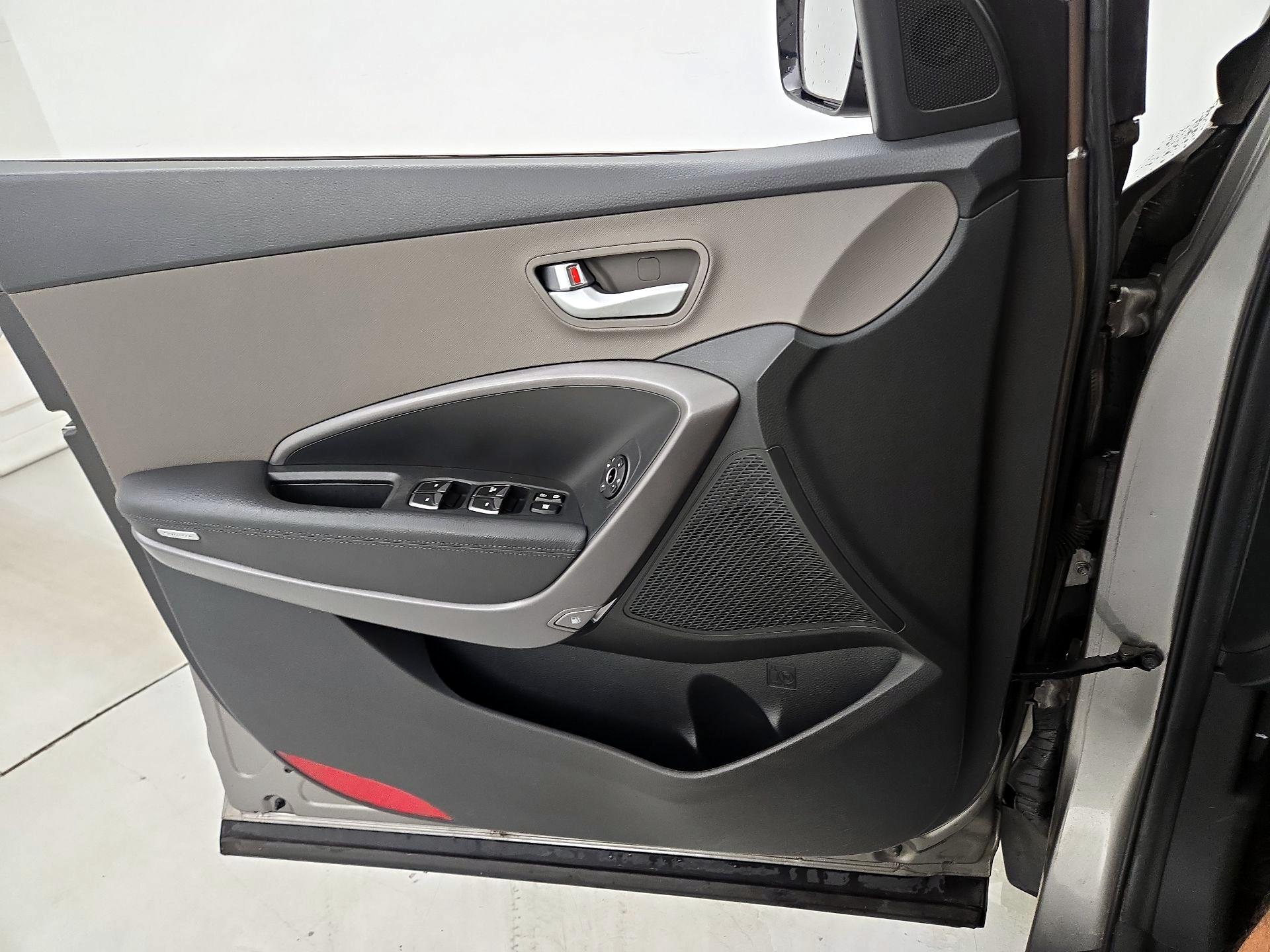 Thumbnail: 2013 Hyundai Santa Fe - 12