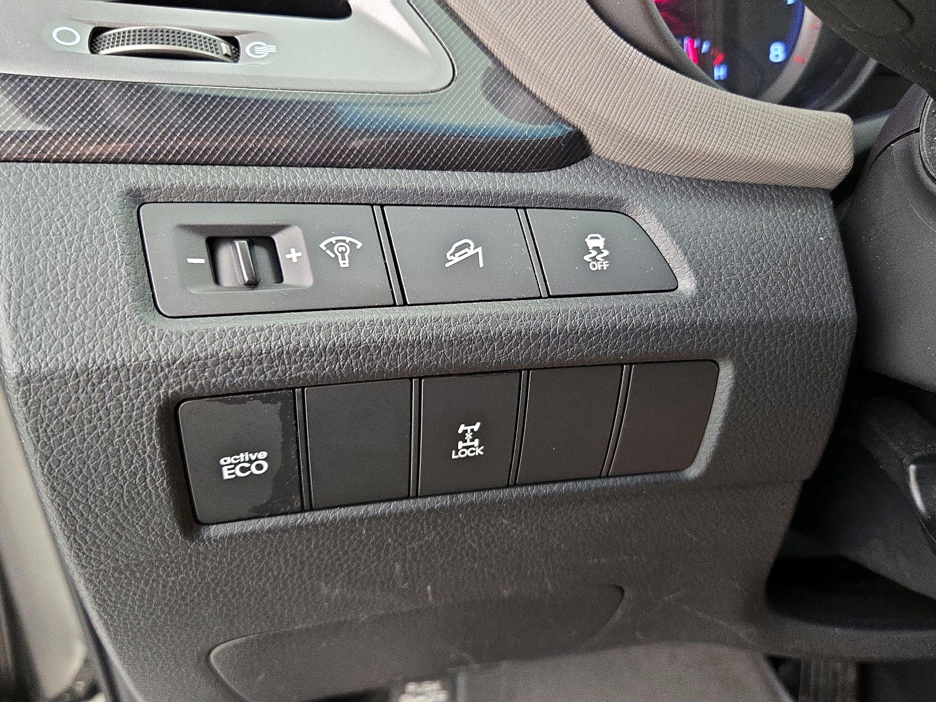 Thumbnail: 2013 Hyundai Santa Fe - 13