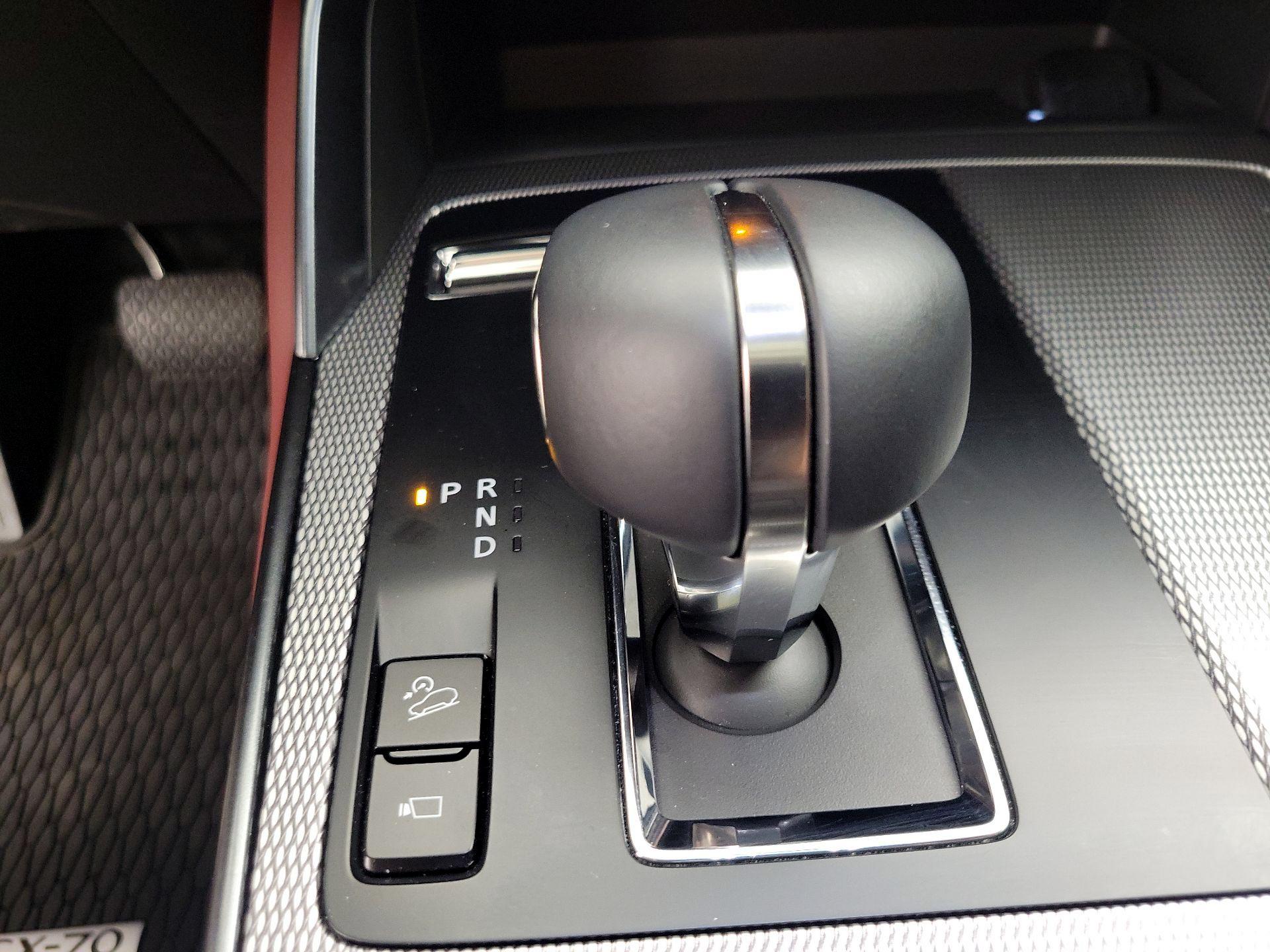 Thumbnail: 2025 Mazda CX-70 - 17