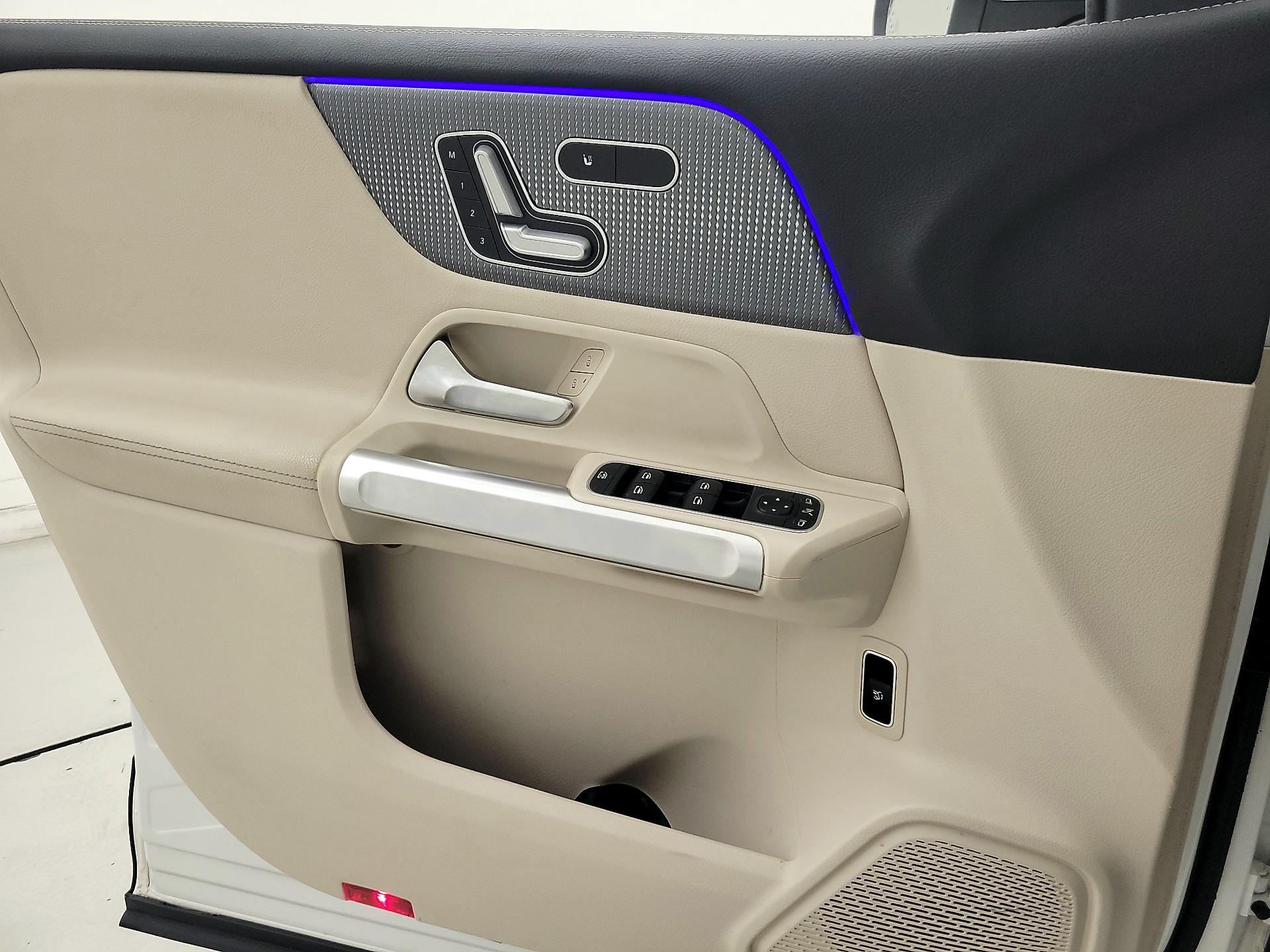 Thumbnail: 2021 Mercedes-Benz GLB - 12