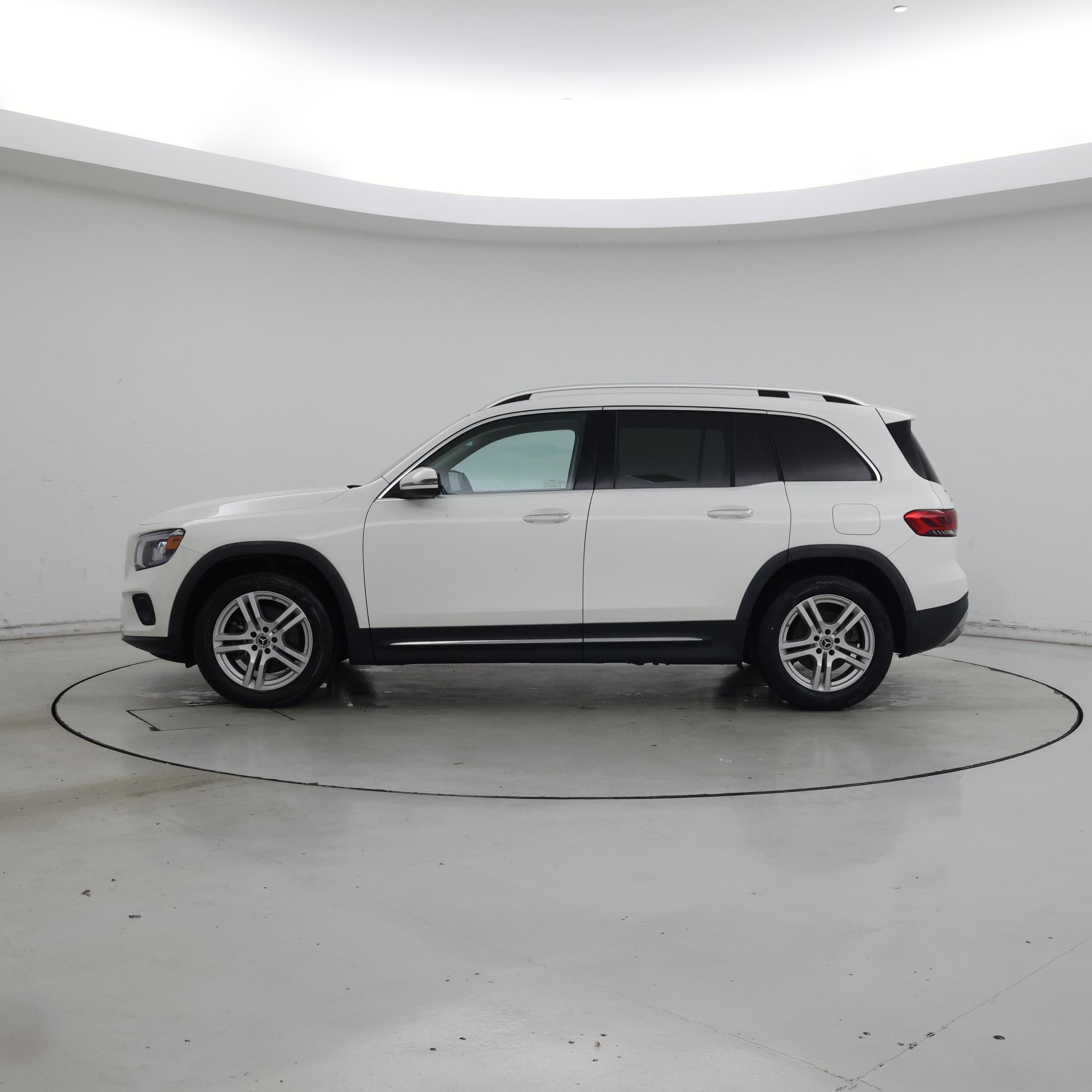 Thumbnail: 2021 Mercedes-Benz GLB - 3