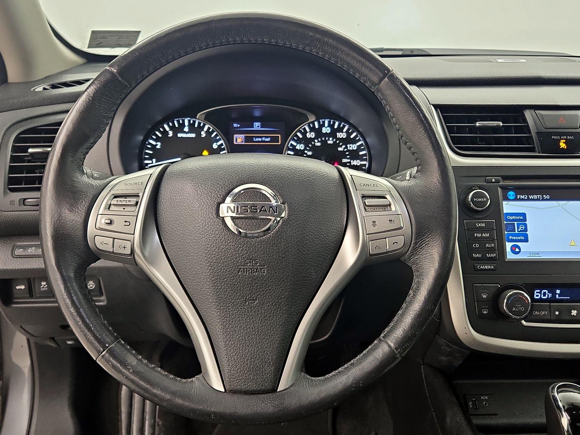 Thumbnail: 2016 Nissan Altima - 10