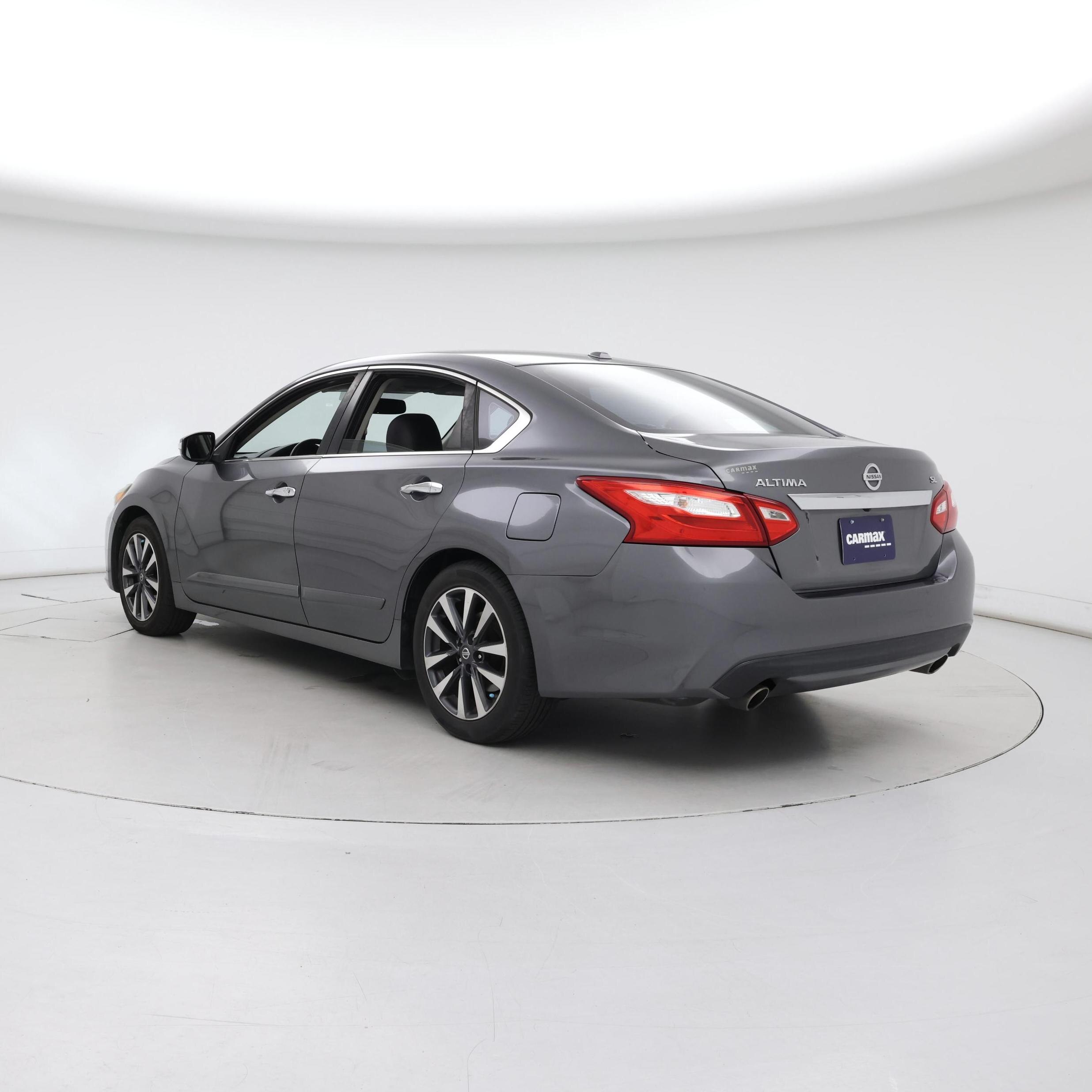Thumbnail: 2016 Nissan Altima - 2