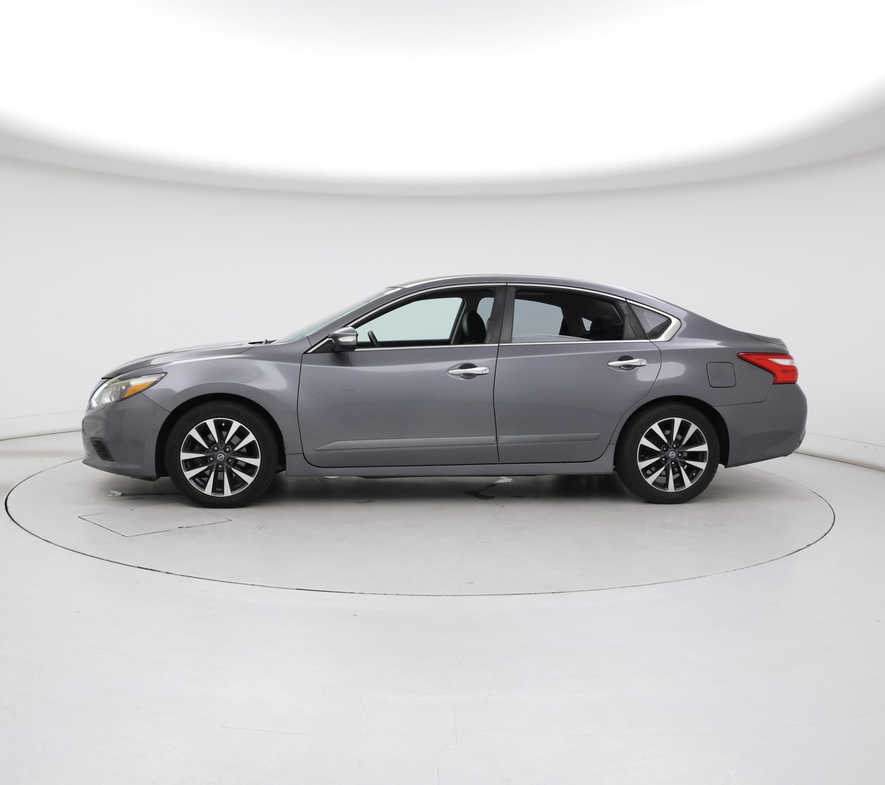 Thumbnail: 2016 Nissan Altima - 3