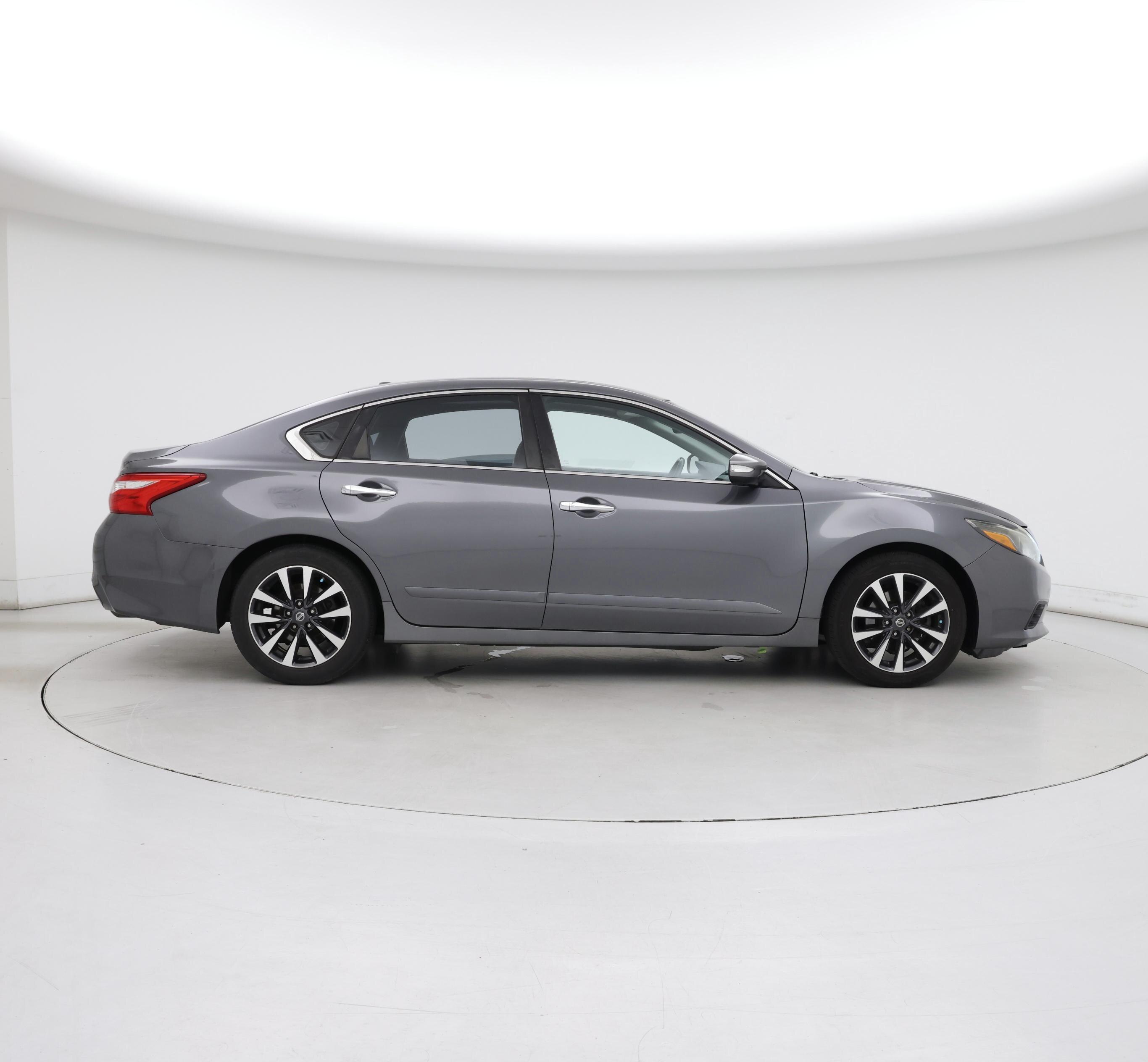 Thumbnail: 2016 Nissan Altima - 7