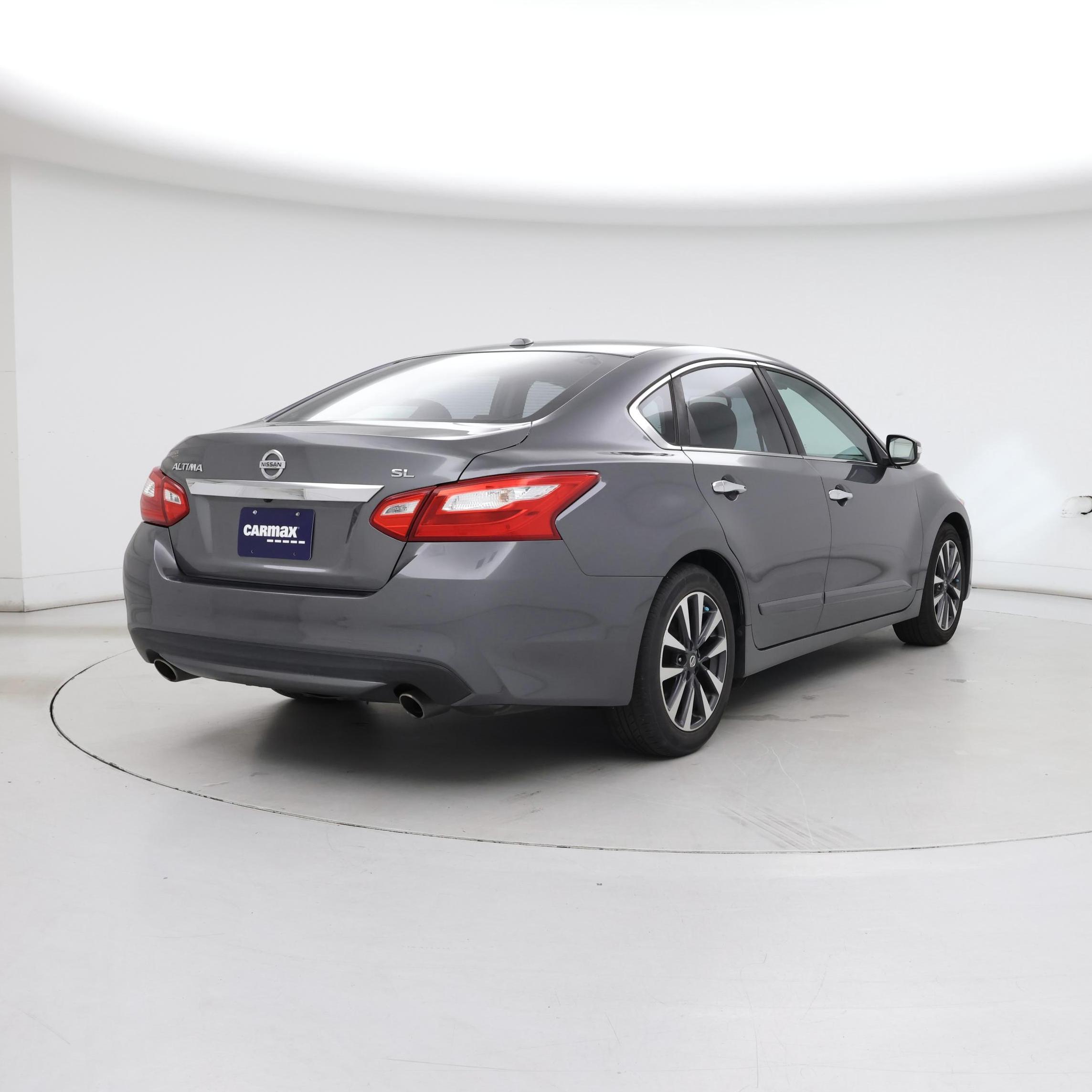 Thumbnail: 2016 Nissan Altima - 8