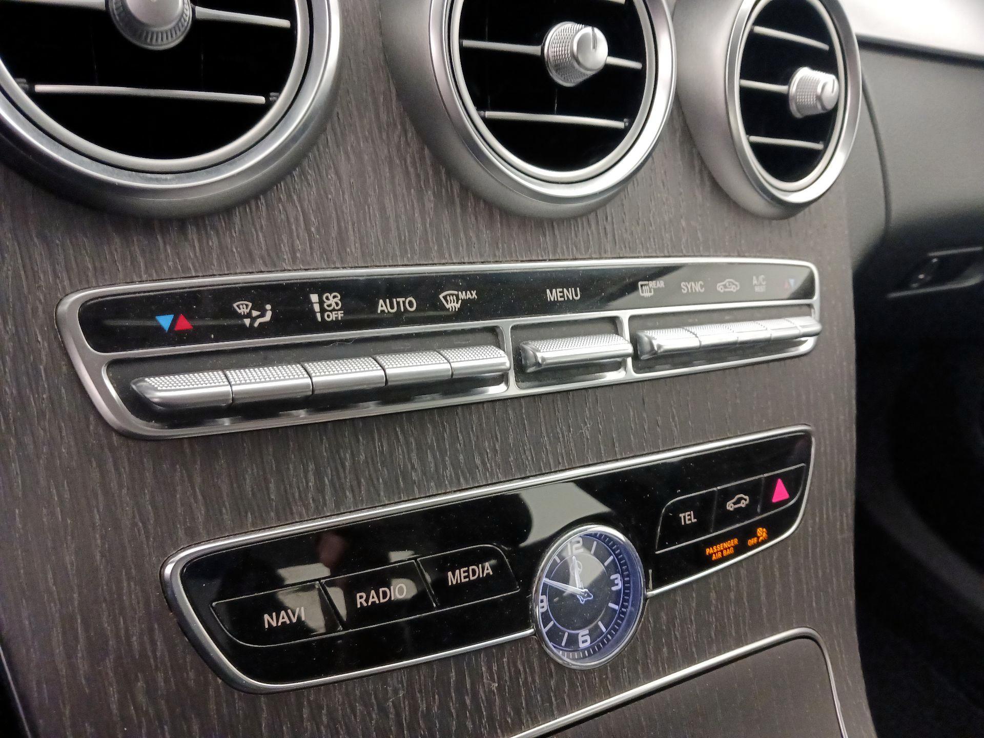 Thumbnail: 2020 Mercedes-Benz C-Class - 16