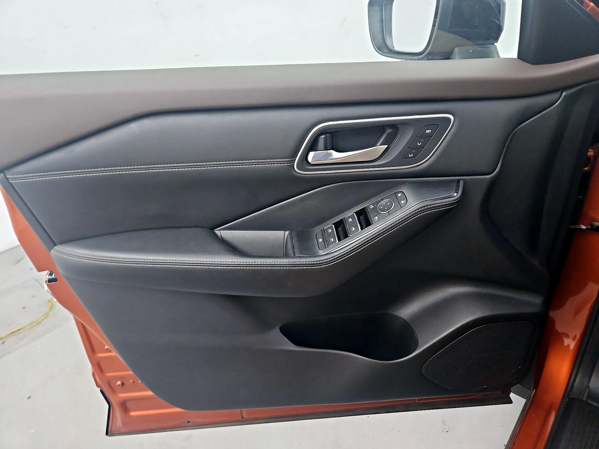 Thumbnail: 2021 Nissan Rogue - 12