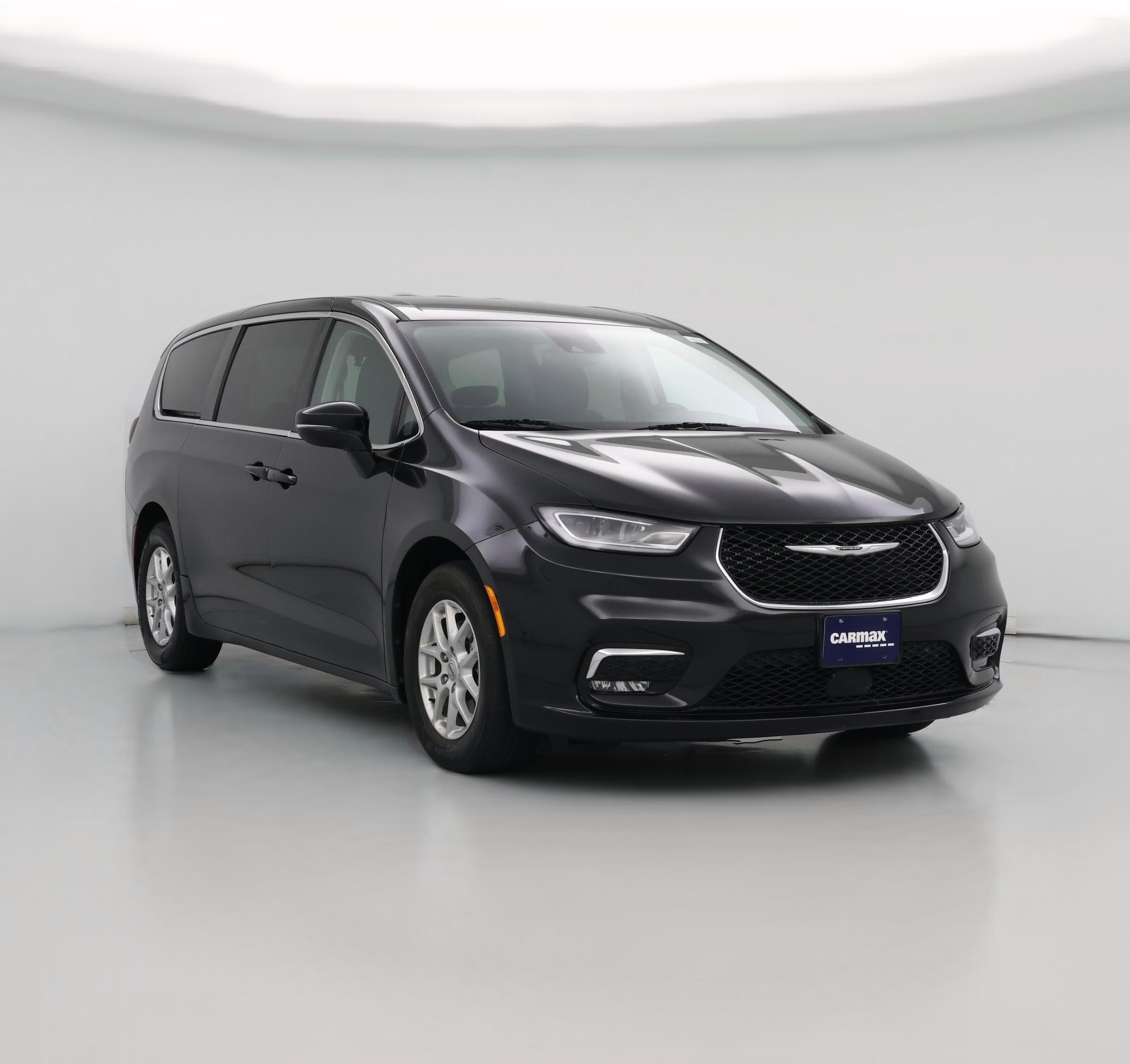 Thumbnail: 2023 Chrysler Pacifica - 1