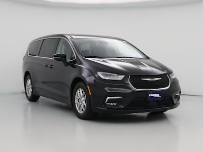 Black 2023 Chrysler Pacifica Touring L