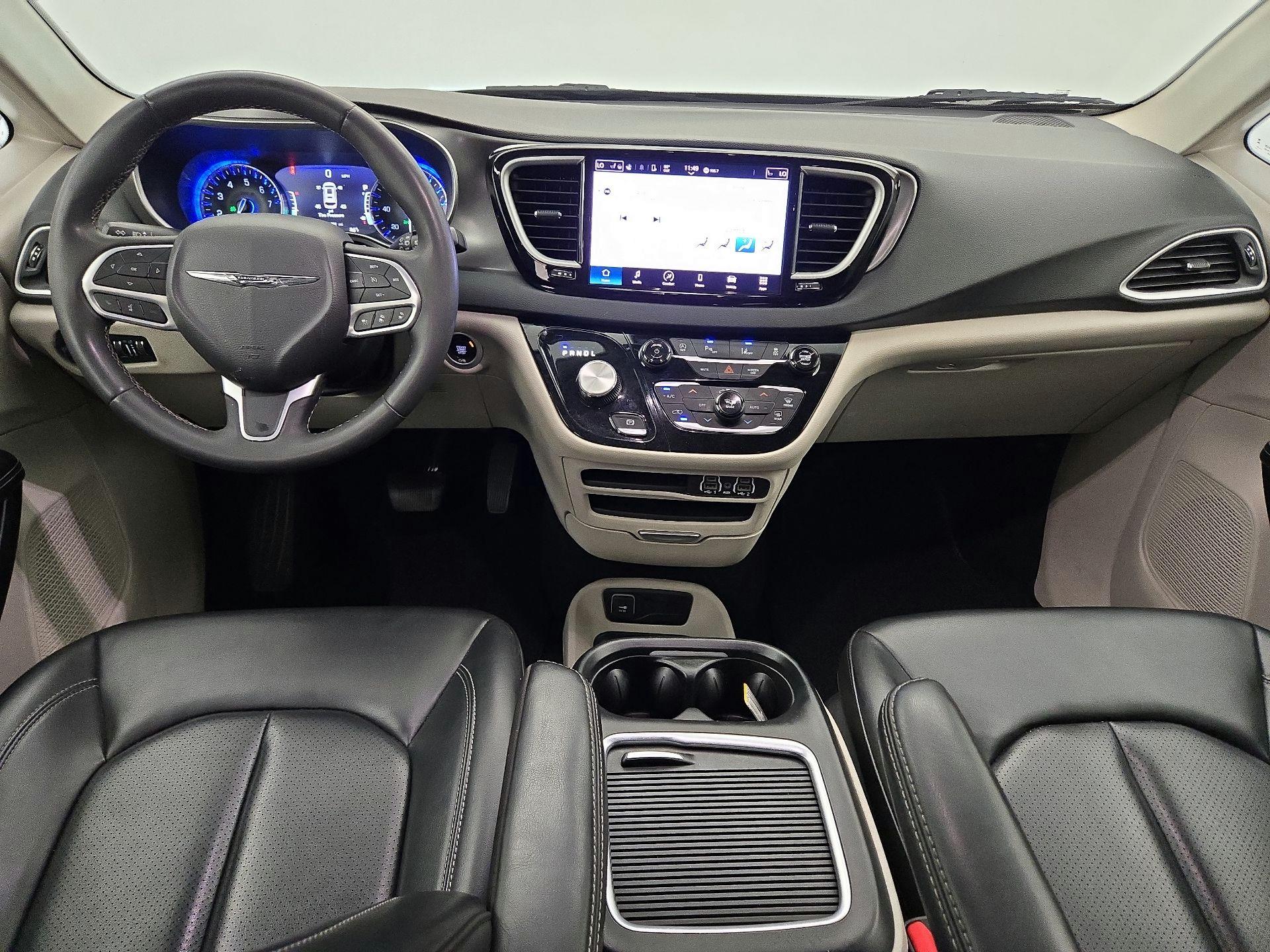 Thumbnail: 2023 Chrysler Pacifica - 9