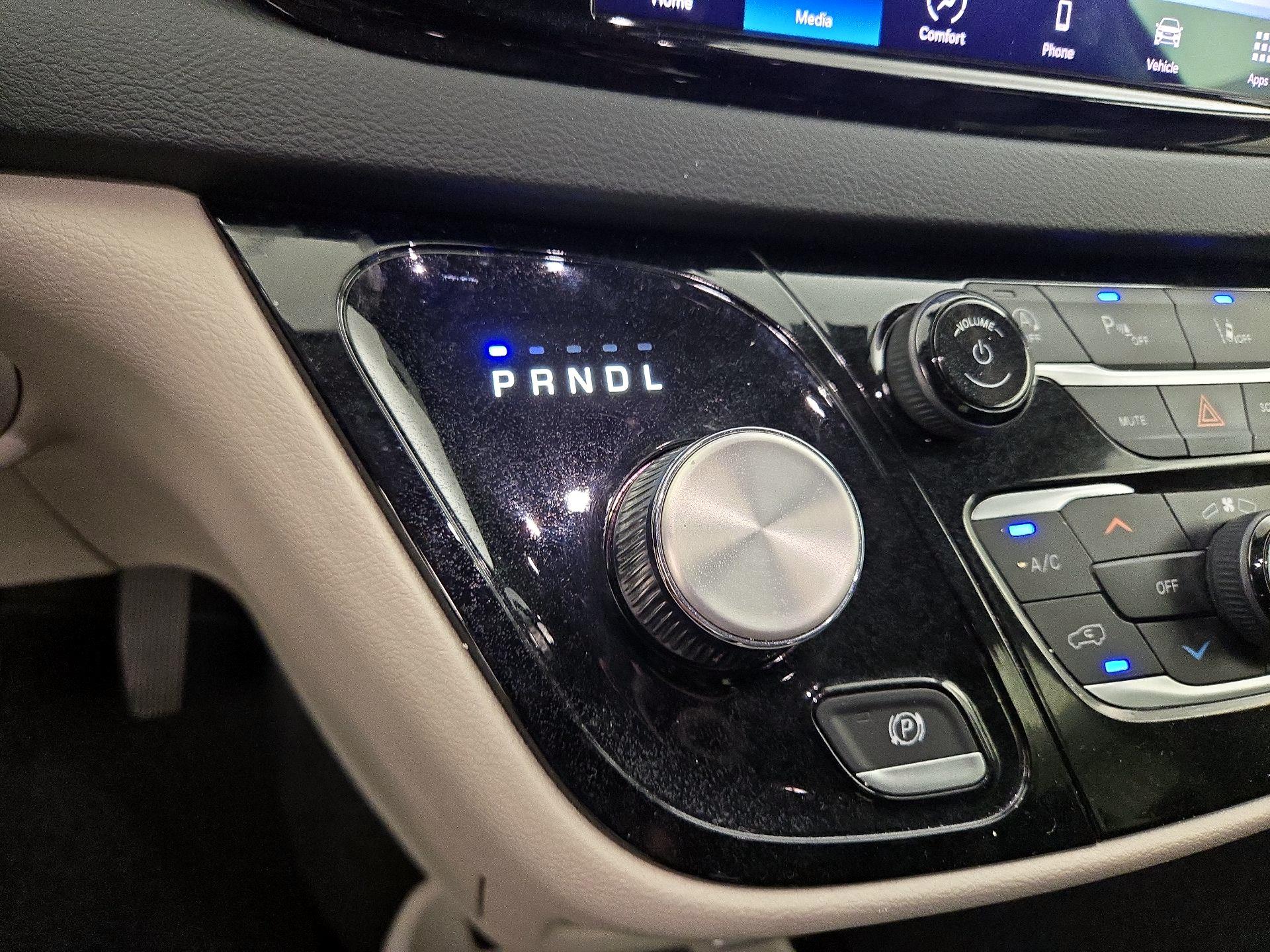 Thumbnail: 2023 Chrysler Pacifica - 17
