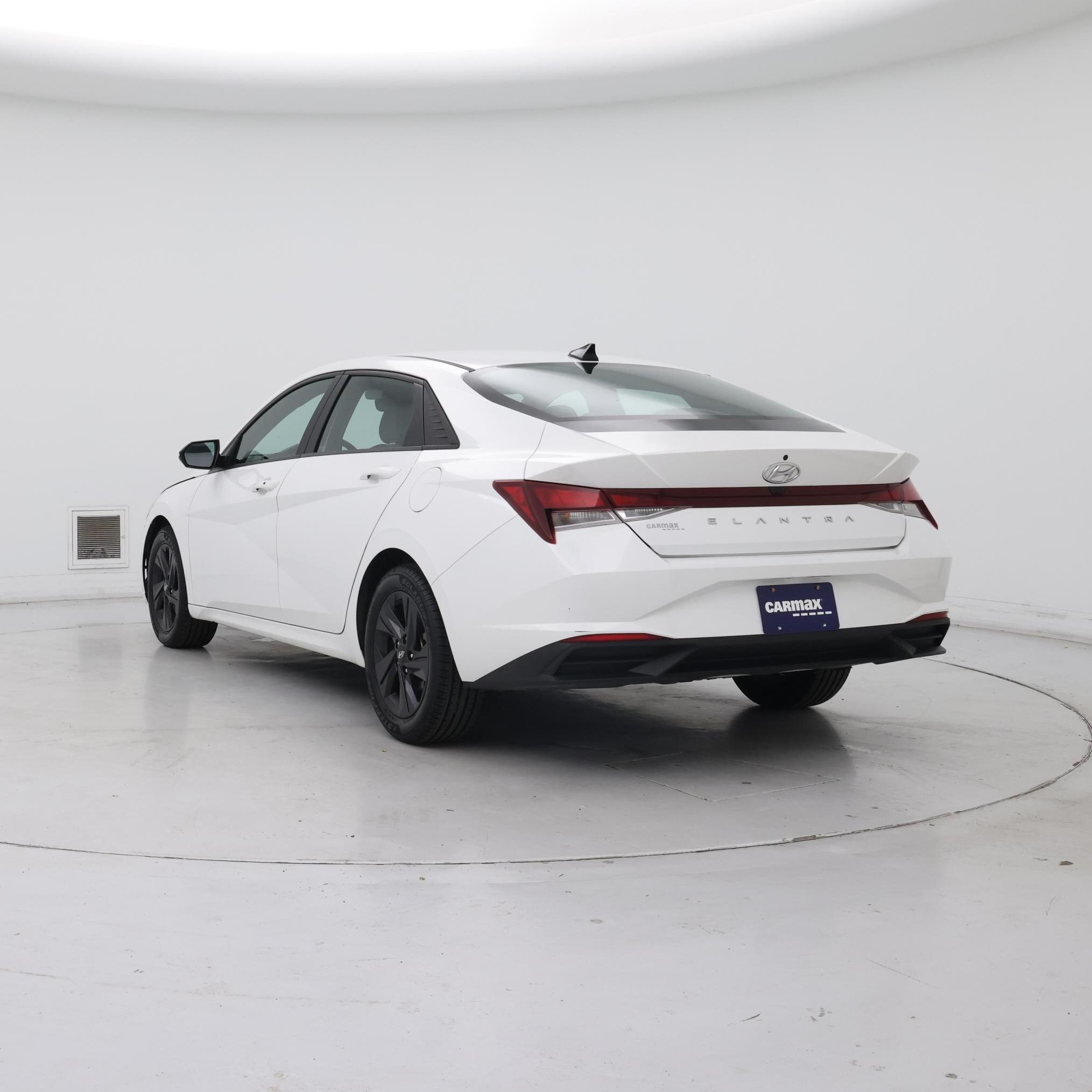 Thumbnail: 2023 Hyundai Elantra - 2