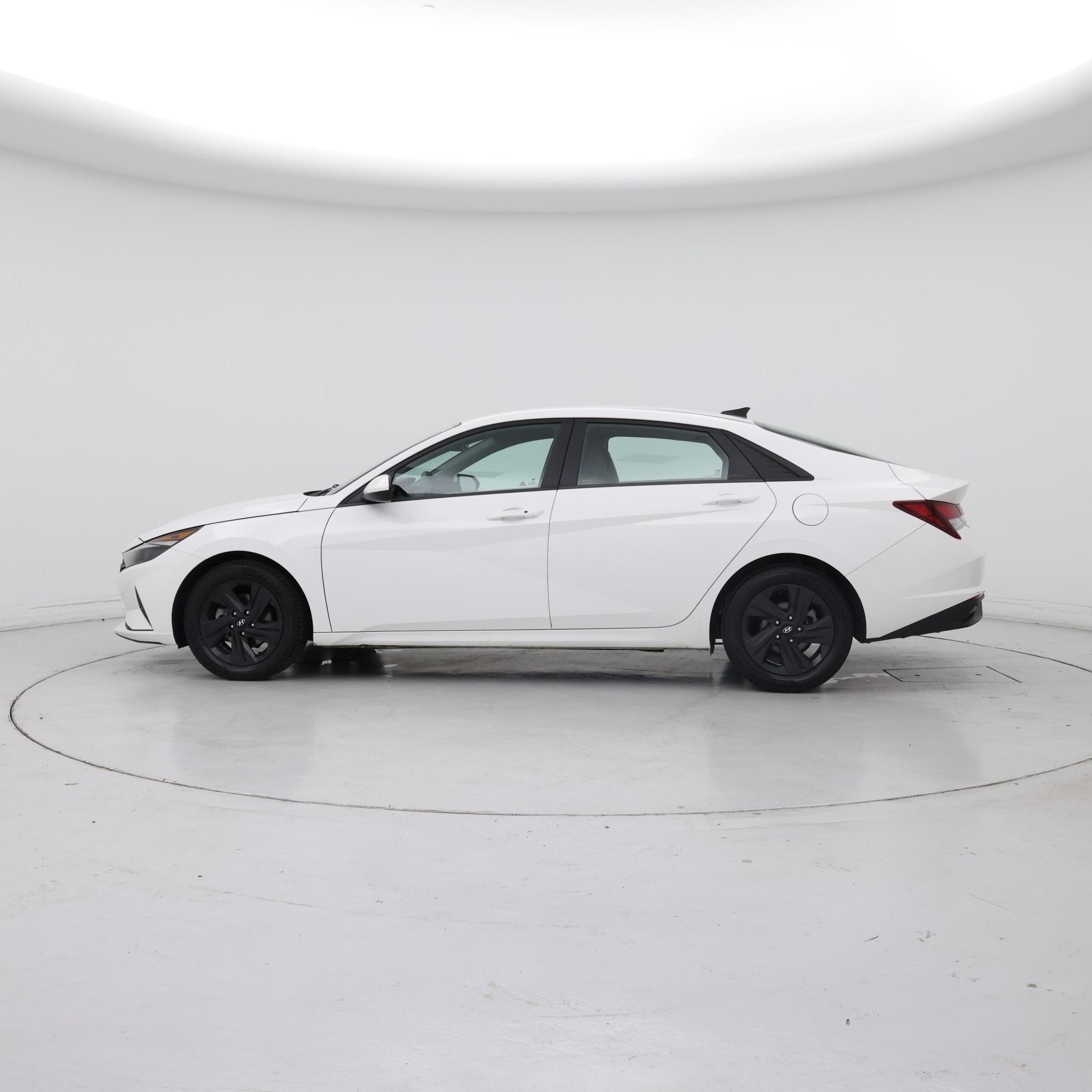 Thumbnail: 2023 Hyundai Elantra - 3
