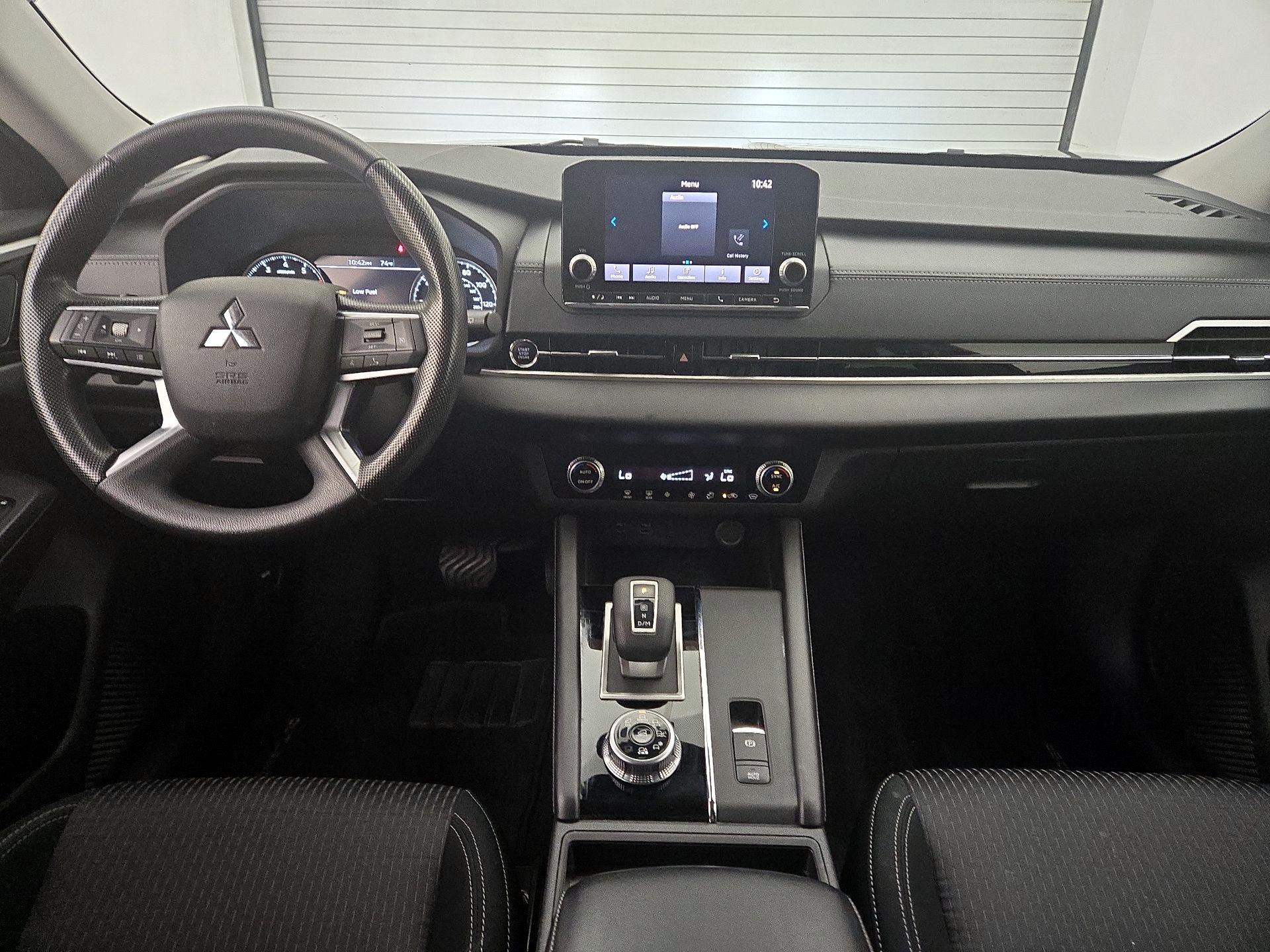Thumbnail: 2022 Mitsubishi Outlander - 9