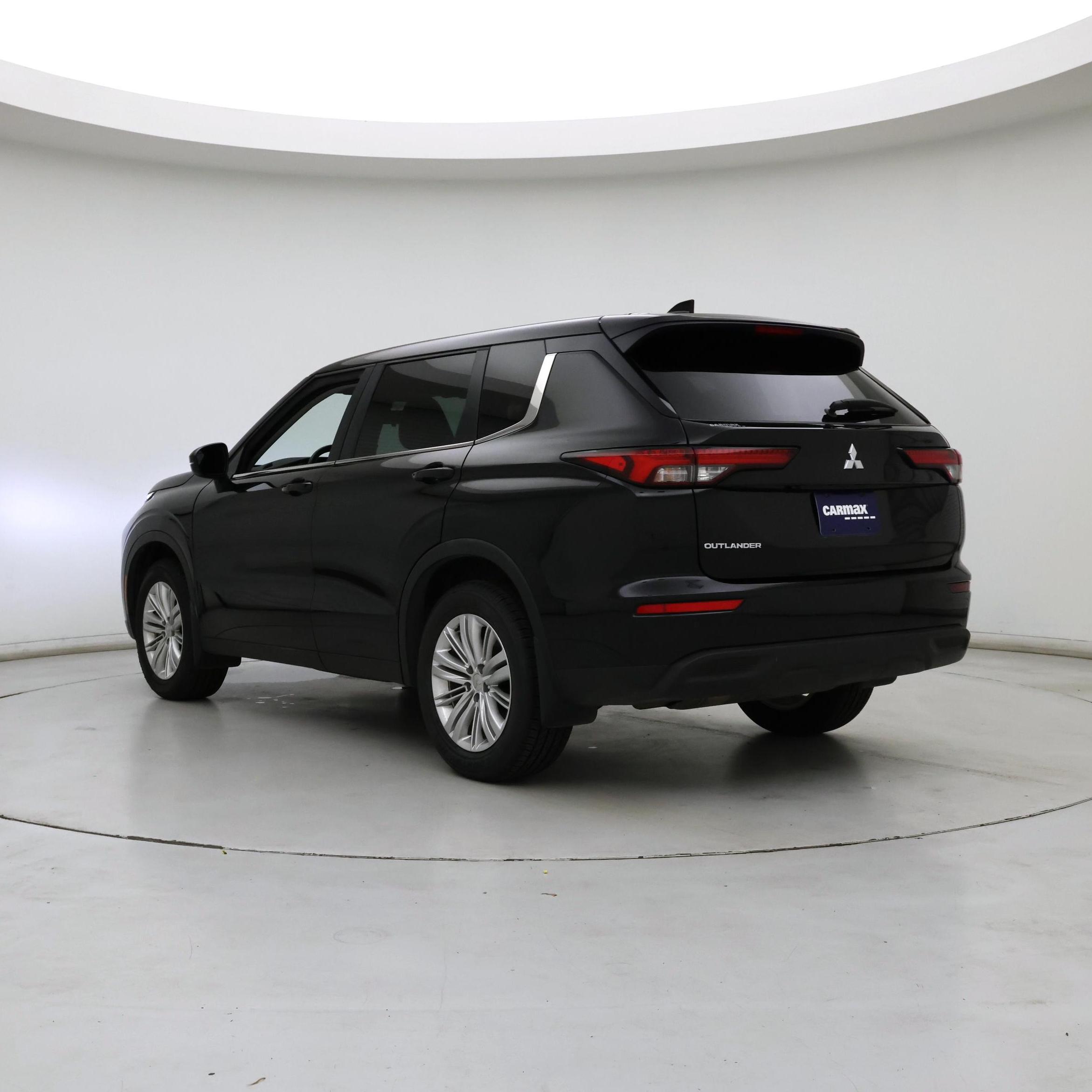 Thumbnail: 2022 Mitsubishi Outlander - 2