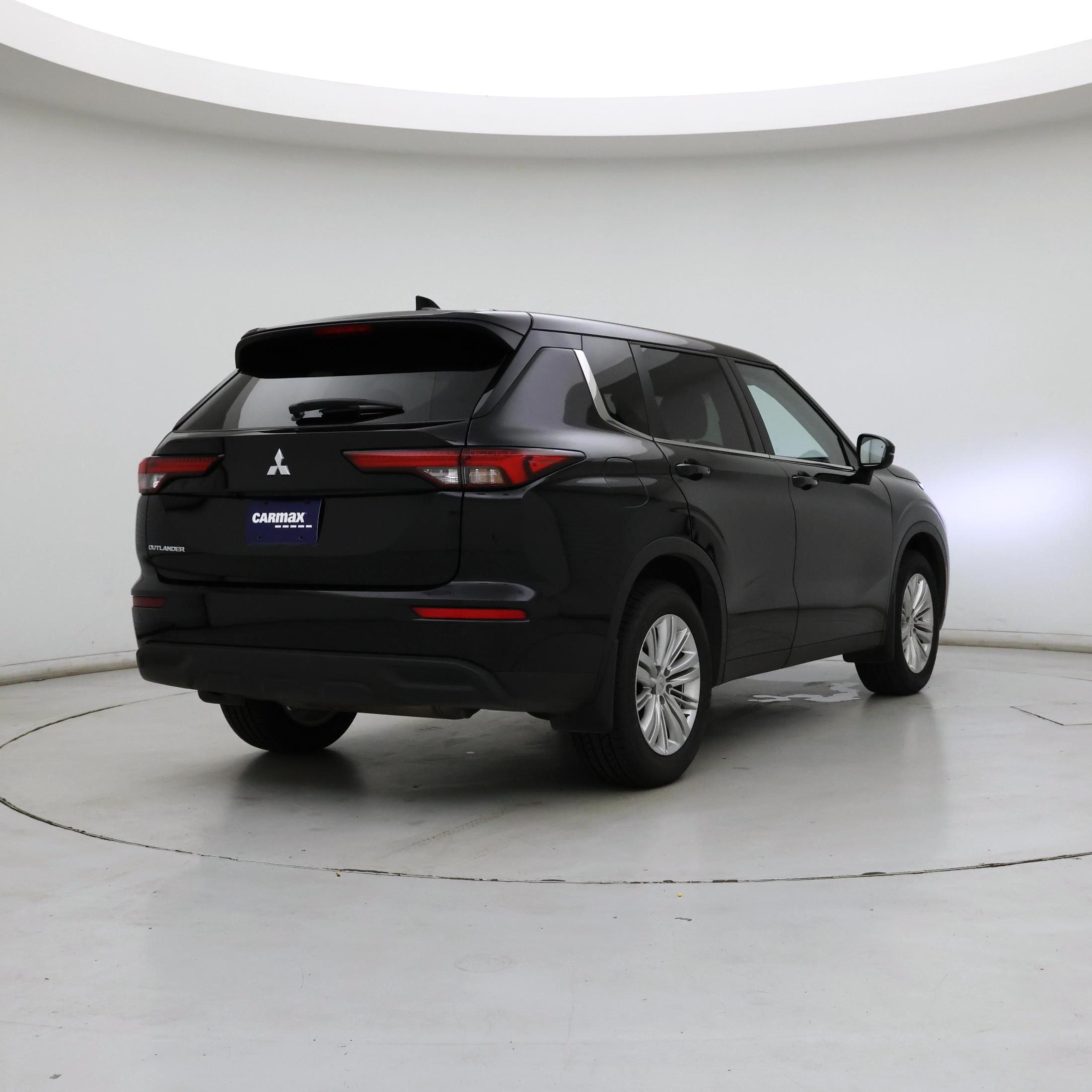 Thumbnail: 2022 Mitsubishi Outlander - 8