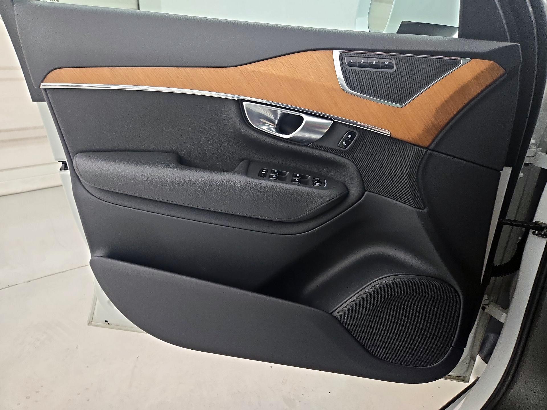 Thumbnail: 2021 Volvo XC90 - 12