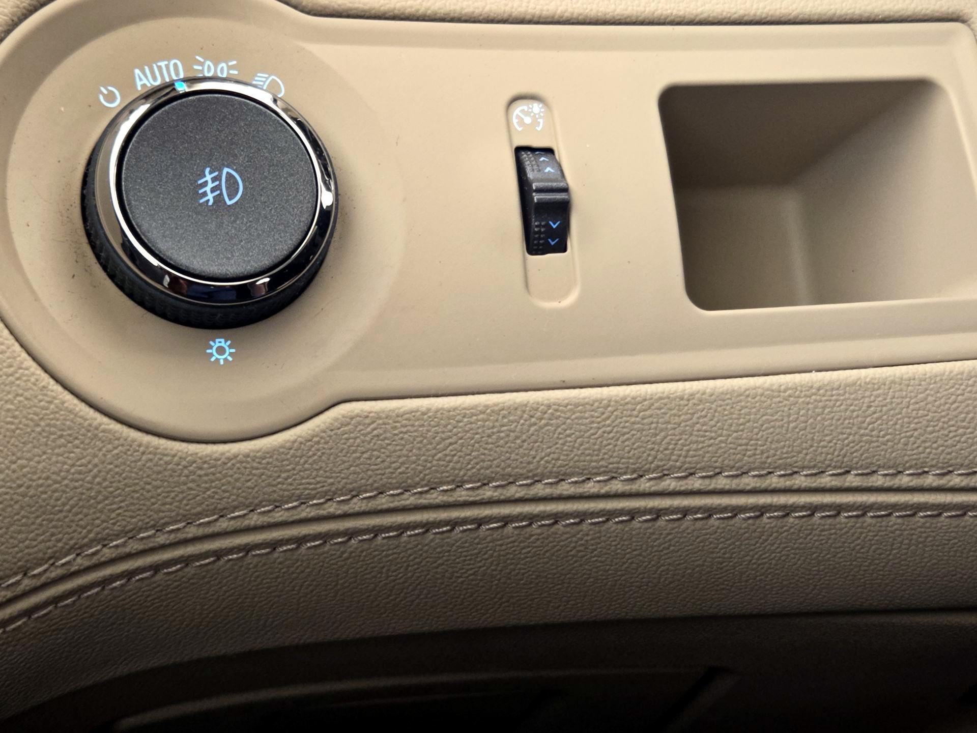Thumbnail: 2013 Buick LaCrosse - 13