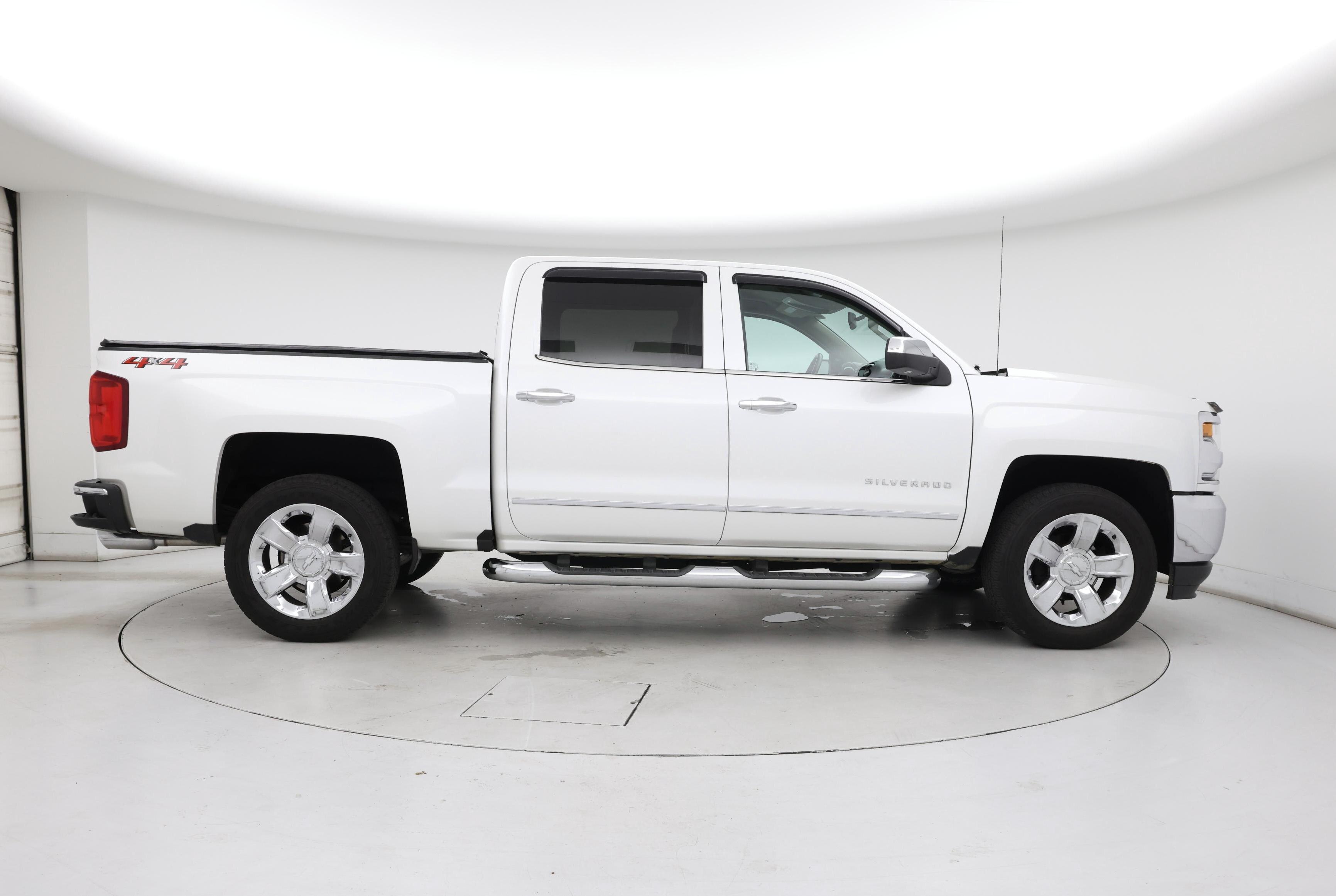 Thumbnail: 2018 Chevrolet Silverado 1500 - 7