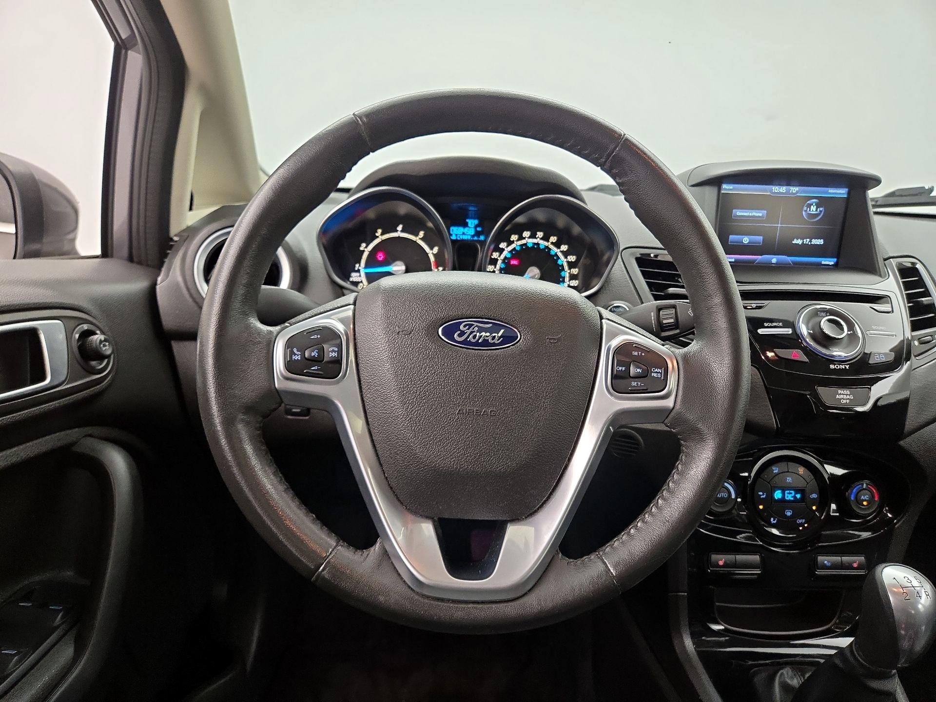 Thumbnail: 2014 Ford Fiesta - 10