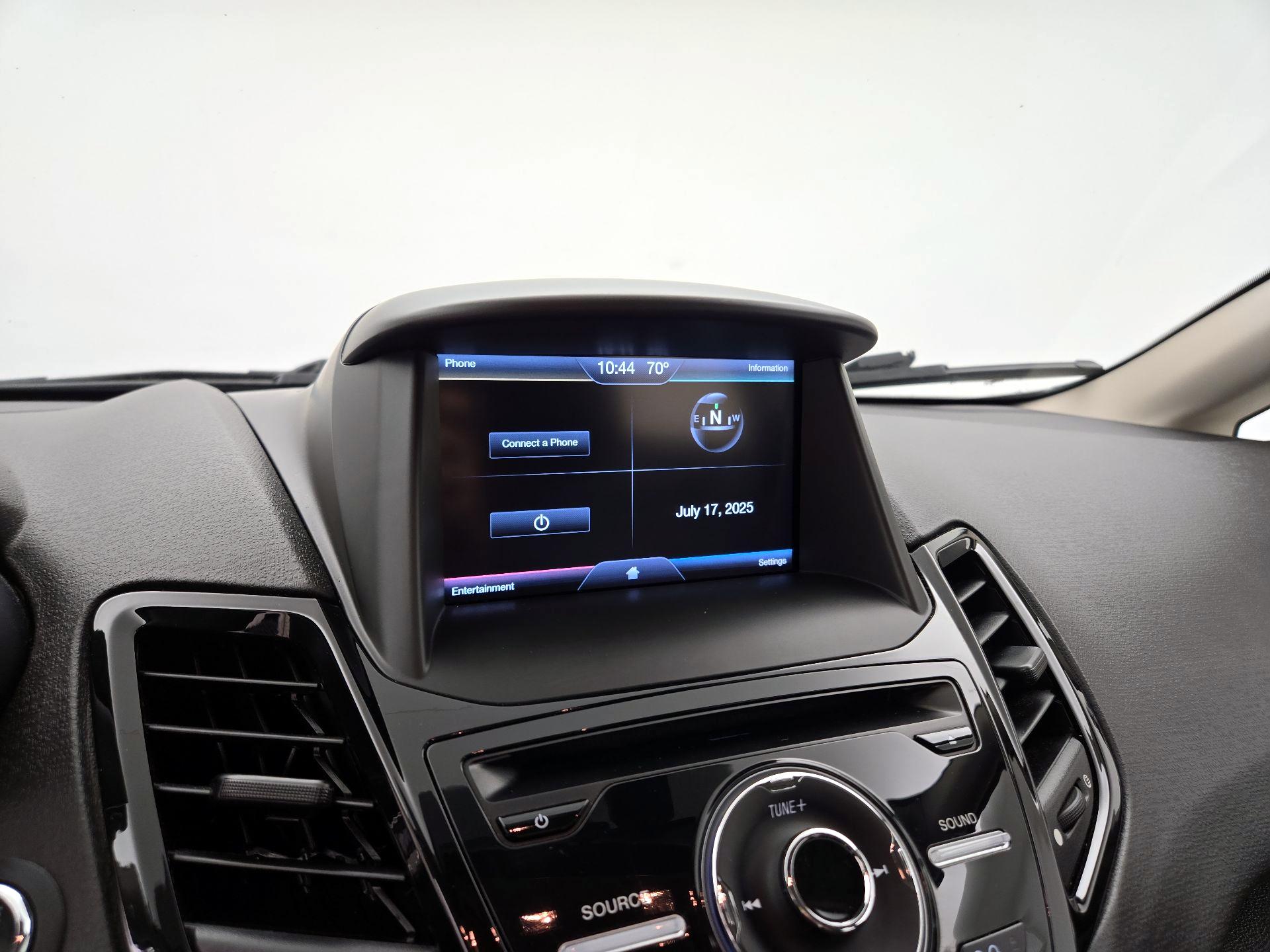 Thumbnail: 2014 Ford Fiesta - 15