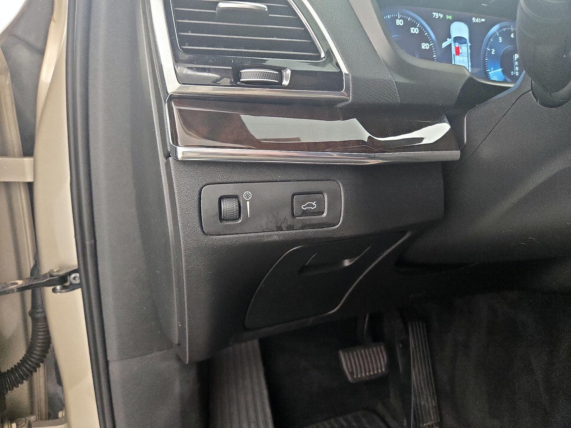 Thumbnail: 2017 Volvo XC90 - 13