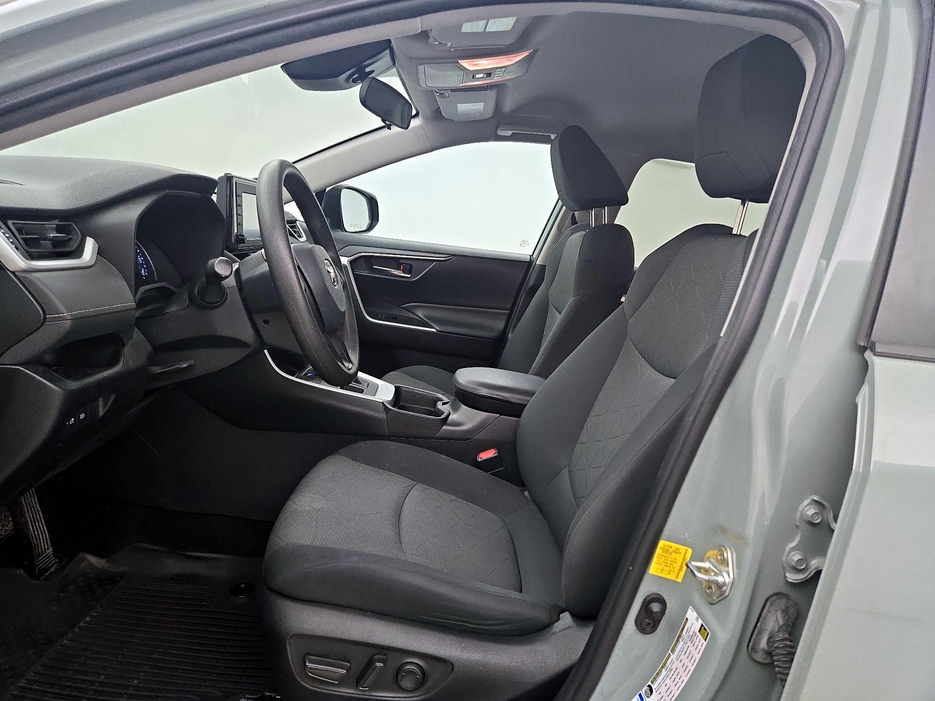 Thumbnail: 2020 Toyota RAV4 - 11