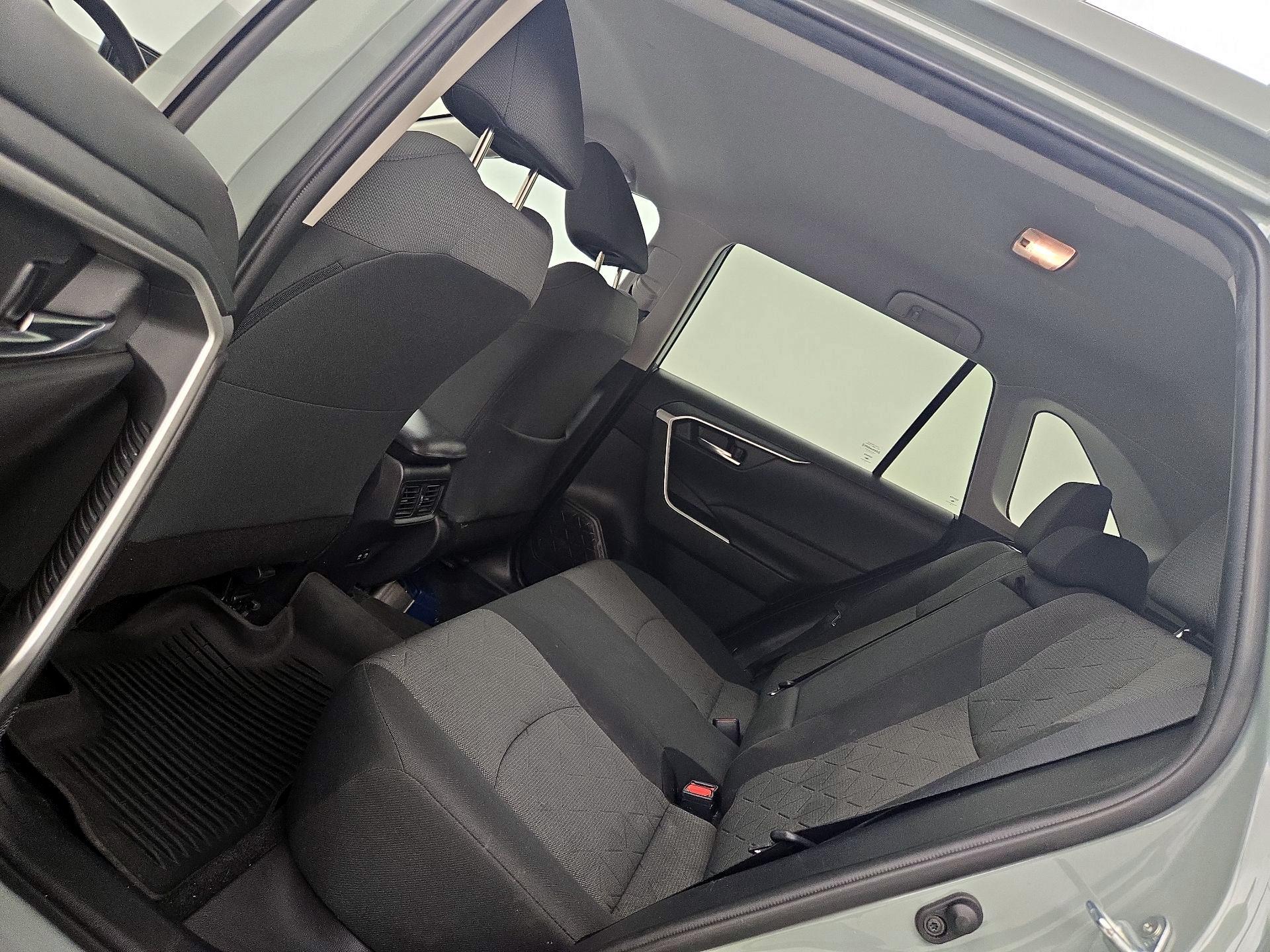 Thumbnail: 2020 Toyota RAV4 - 19