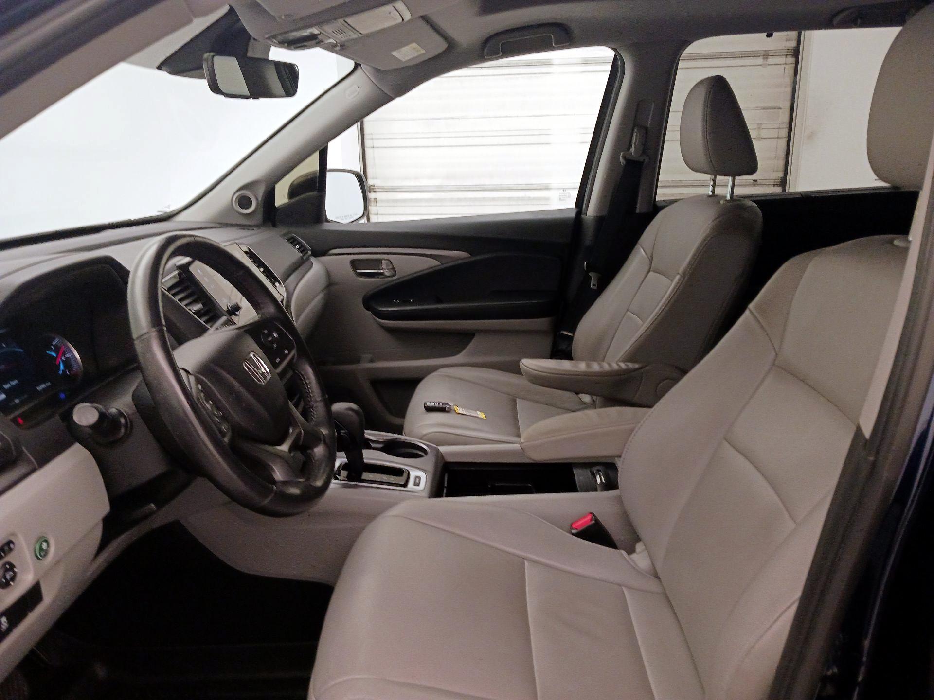Thumbnail: 2019 Honda Pilot - 9