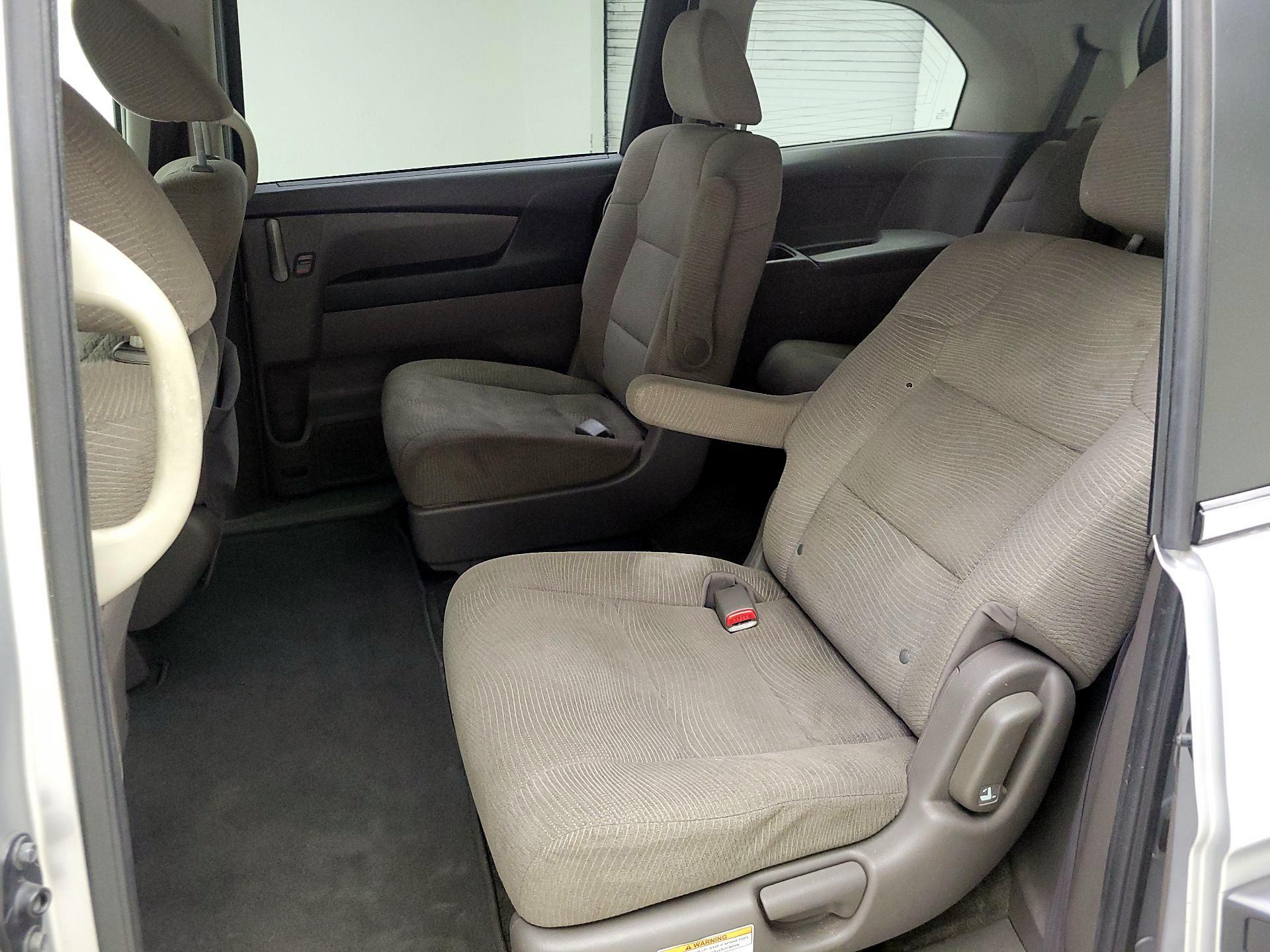 Thumbnail: 2013 Honda Odyssey - 19